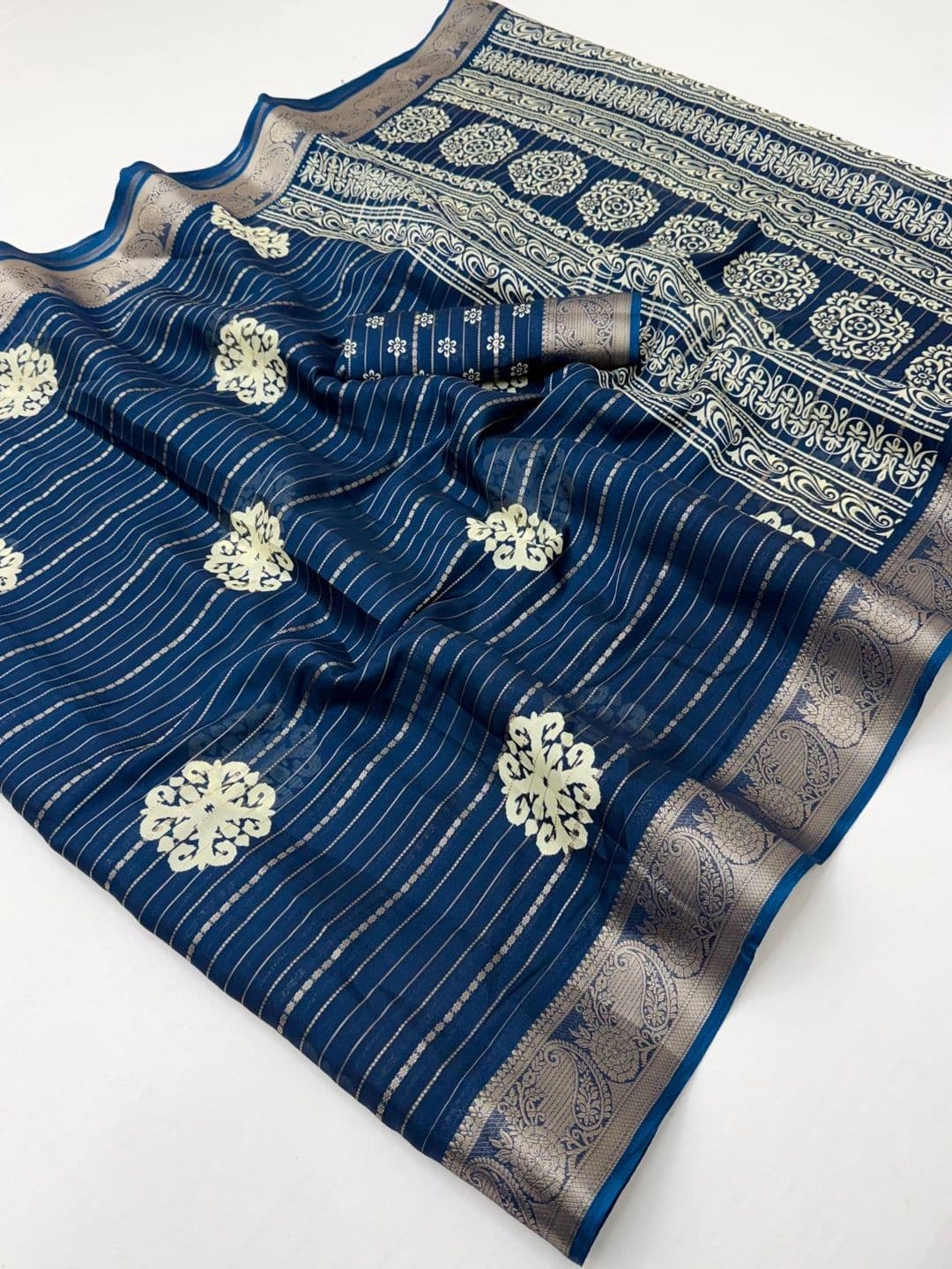 NARIVESH TRENDS Striped Poly Crepe Saree thumbnail 2