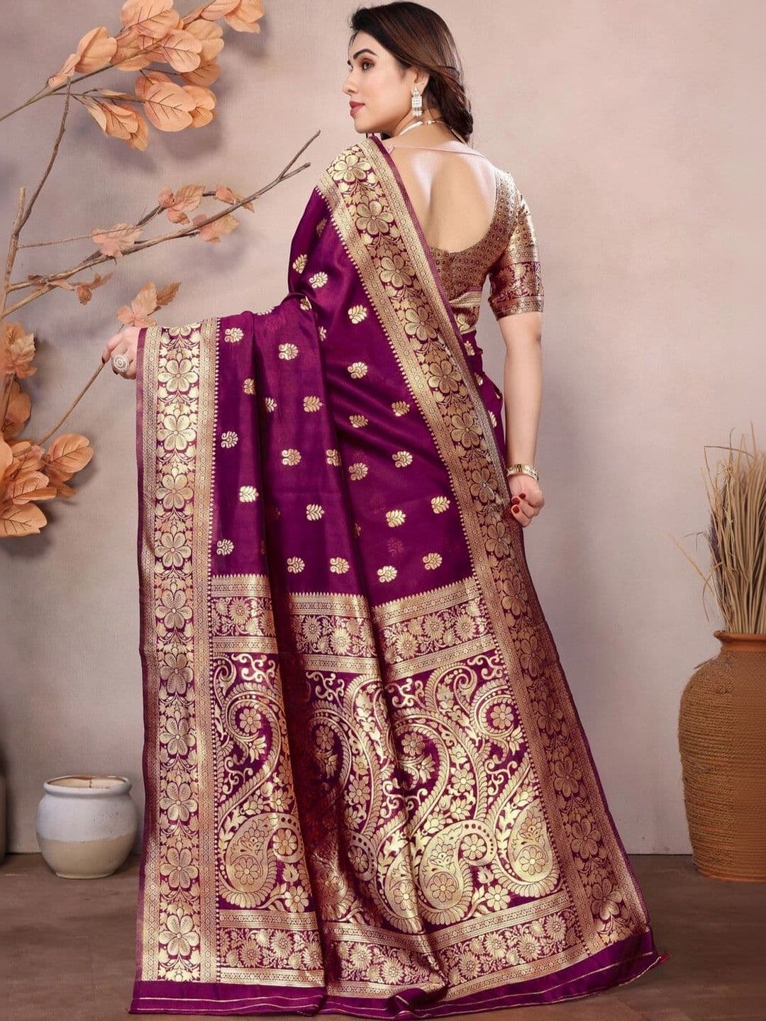 ODHNEE Woven Design Zari Silk Blend Designer Banarasi Saree thumbnail 5
