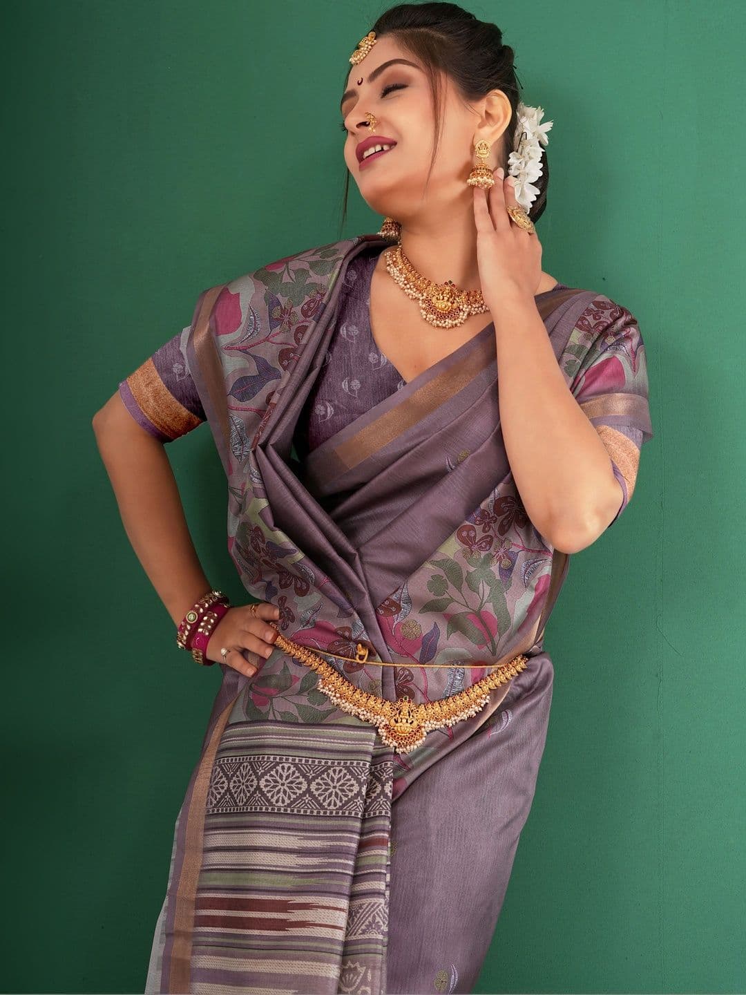 NARIVESH TRENDS Floral Art Silk Saree thumbnail 3