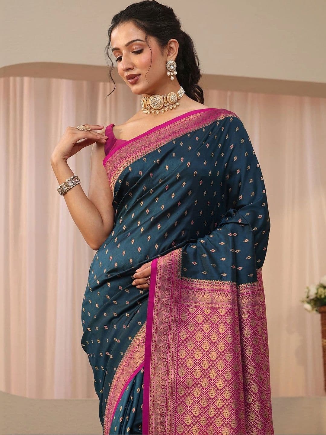 Libas Woven Design Zari Silk Blend Saree thumbnail 7
