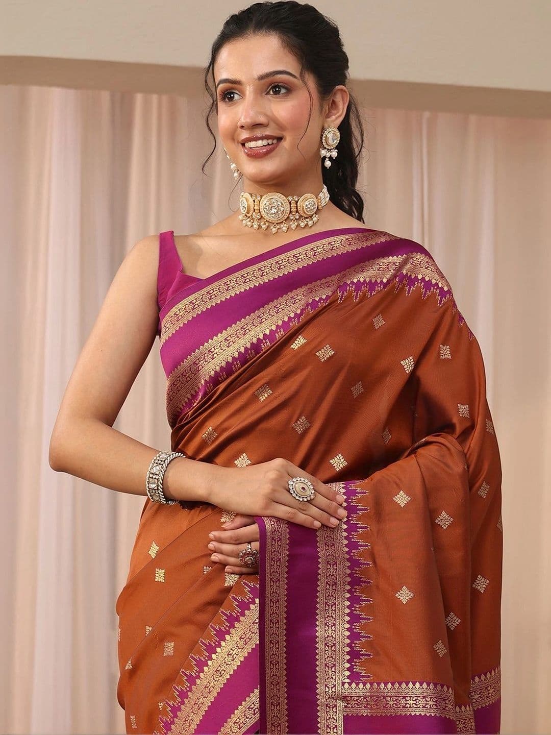 Libas Woven Design Zari Silk Blend Saree thumbnail 6