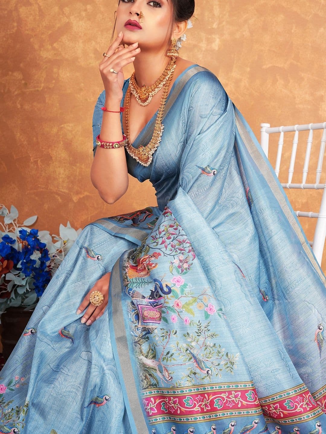 NARIVESH TRENDS Art Silk Saree thumbnail 3