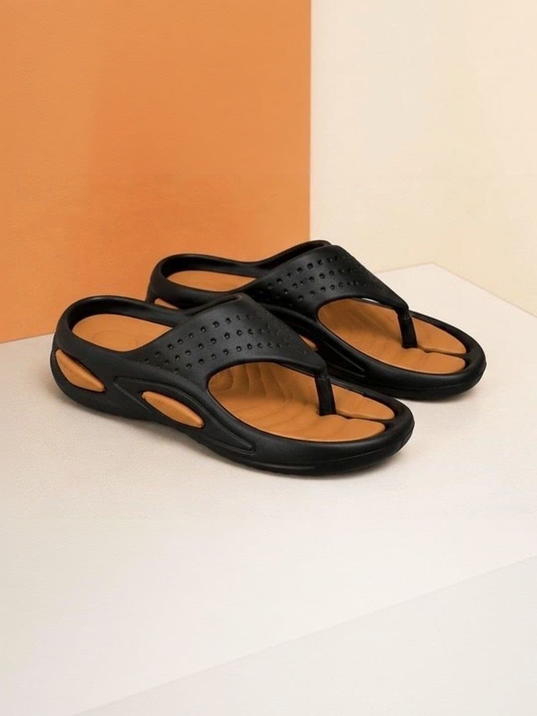 VOOLIO Men Thong Flip-Flops - view 1