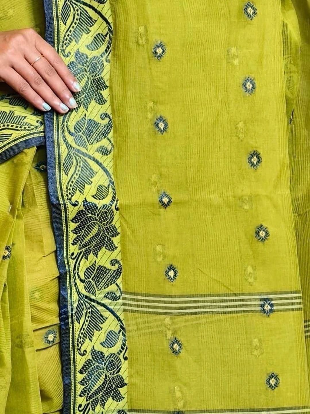 TANTSHREE Floral Pure Cotton Saree thumbnail 3