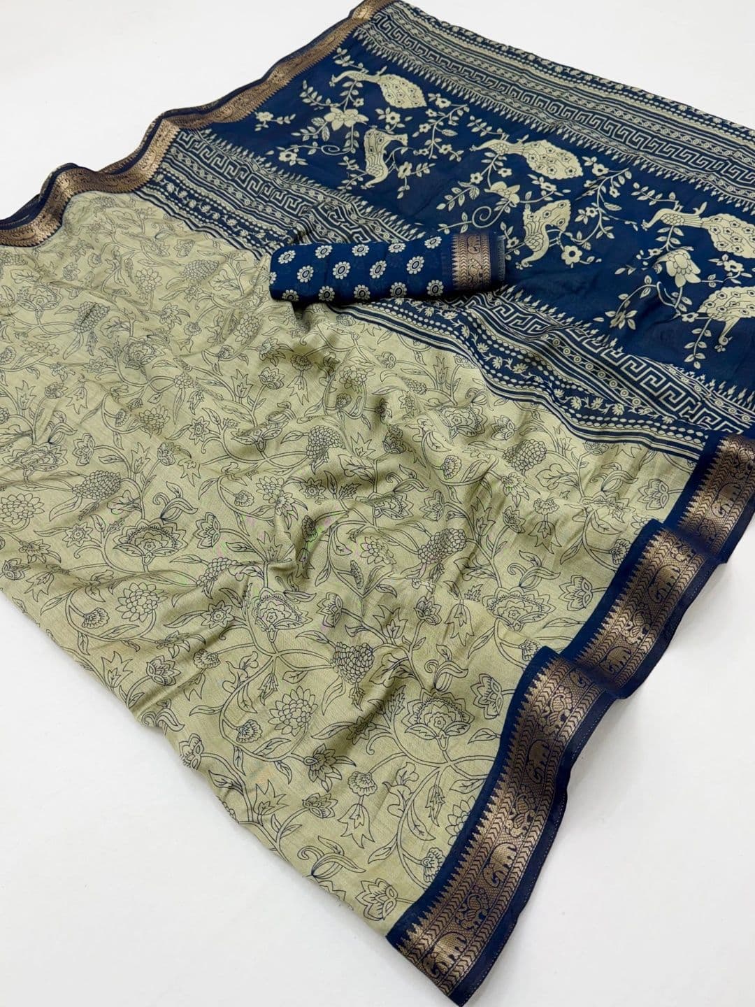 NARIVESH TRENDS Zari Saree thumbnail 3