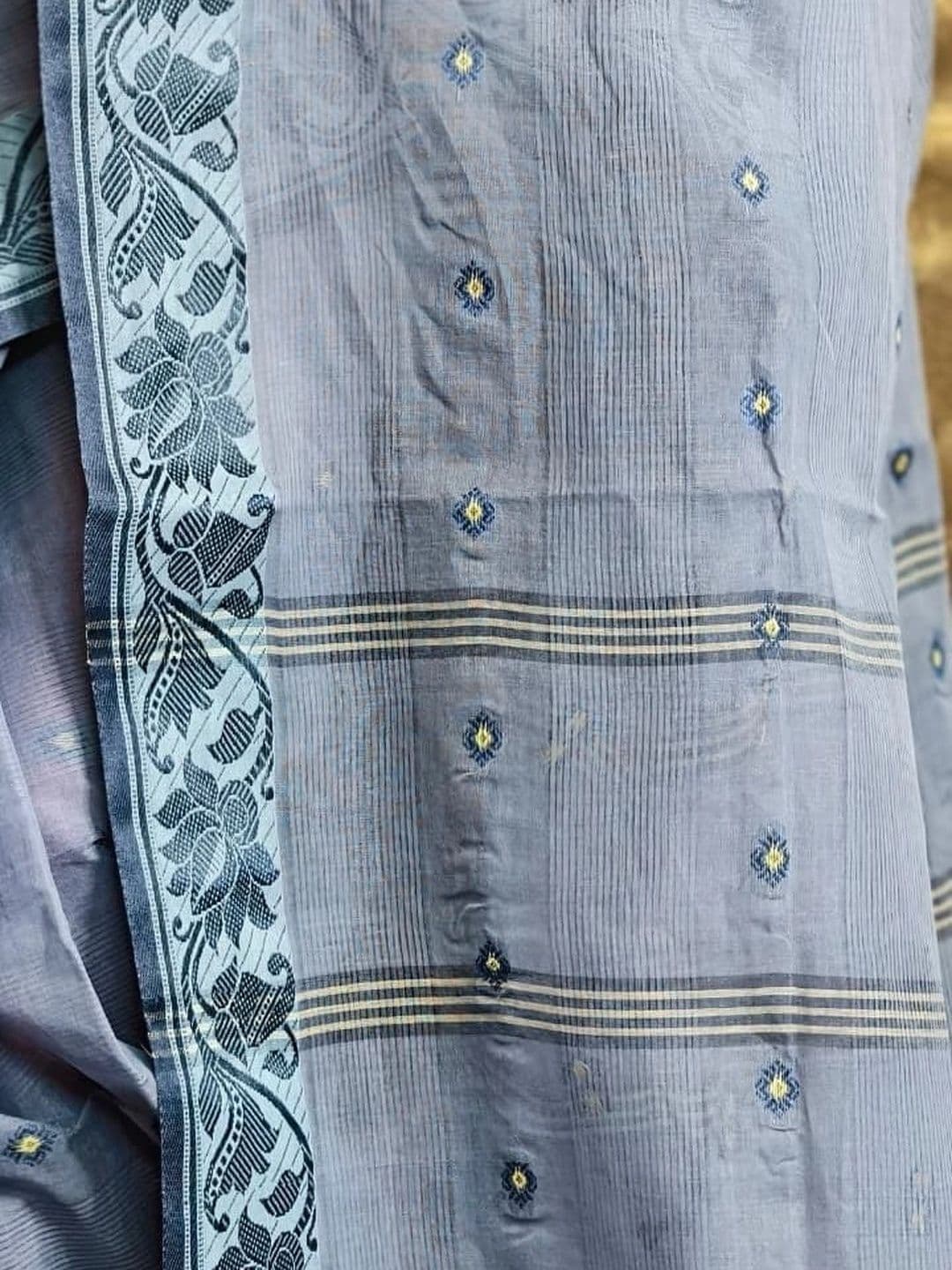 TANTSHREE Floral Embroidered Pure Cotton Saree thumbnail 2