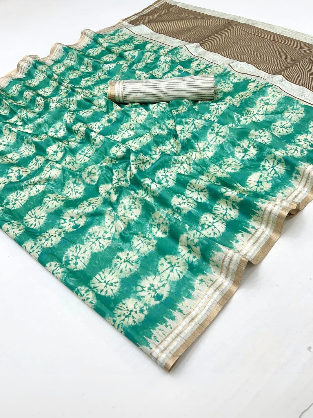 NARIVESH TRENDS Tie and Dye Art Silk Saree thumbnail 2