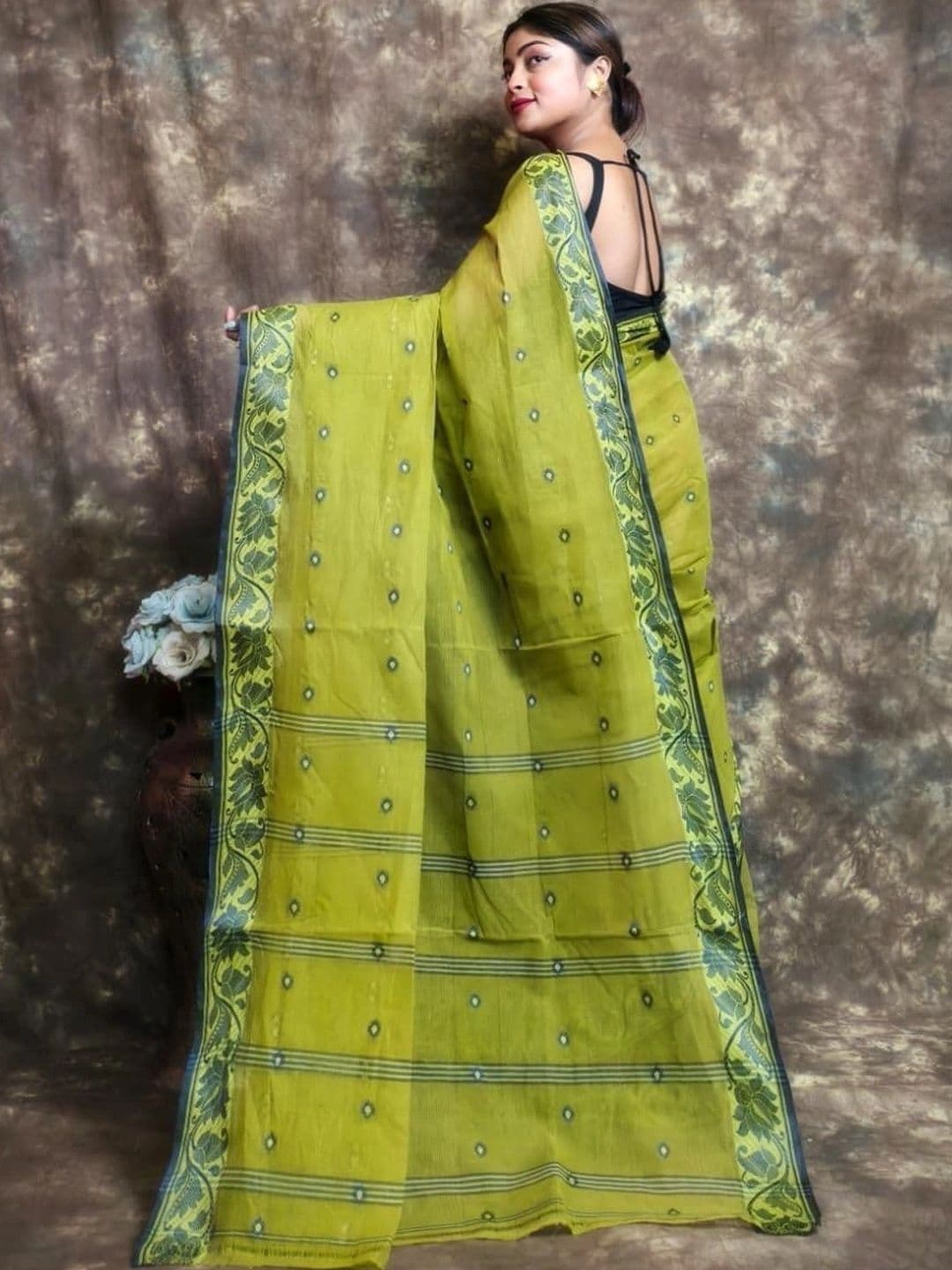 TANTSHREE Floral Pure Cotton Saree thumbnail 4