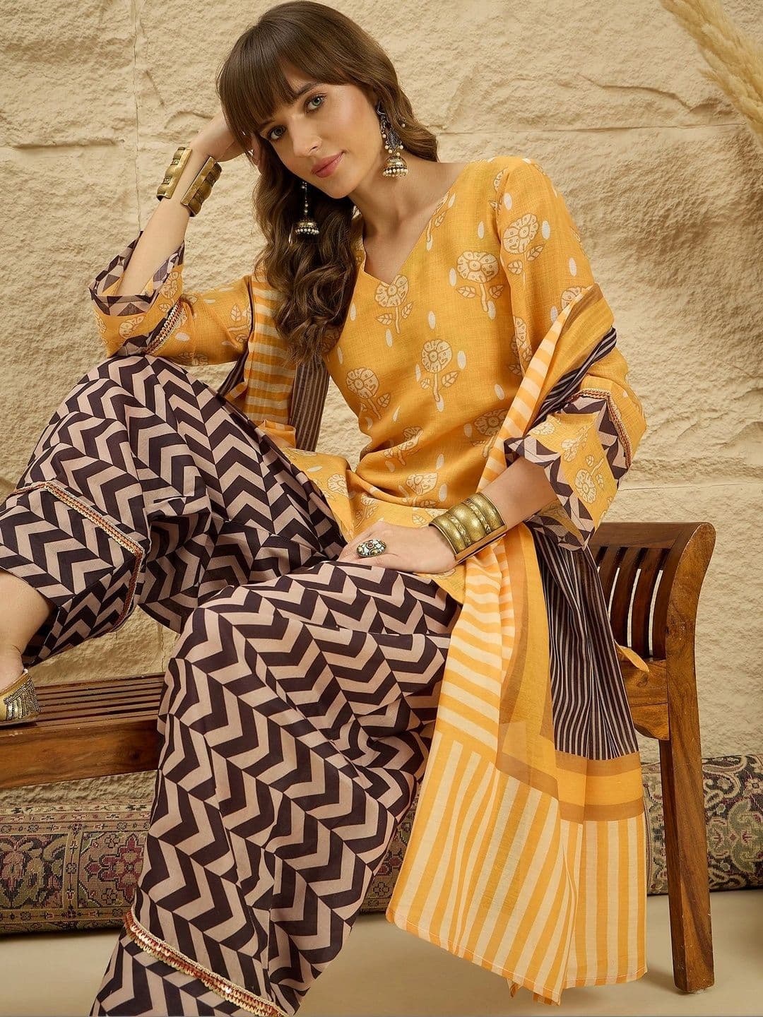 Ethnic Junction Women Floral Printed Regular Linen Kurta with Palazzos & With Dupatta thumbnail 5