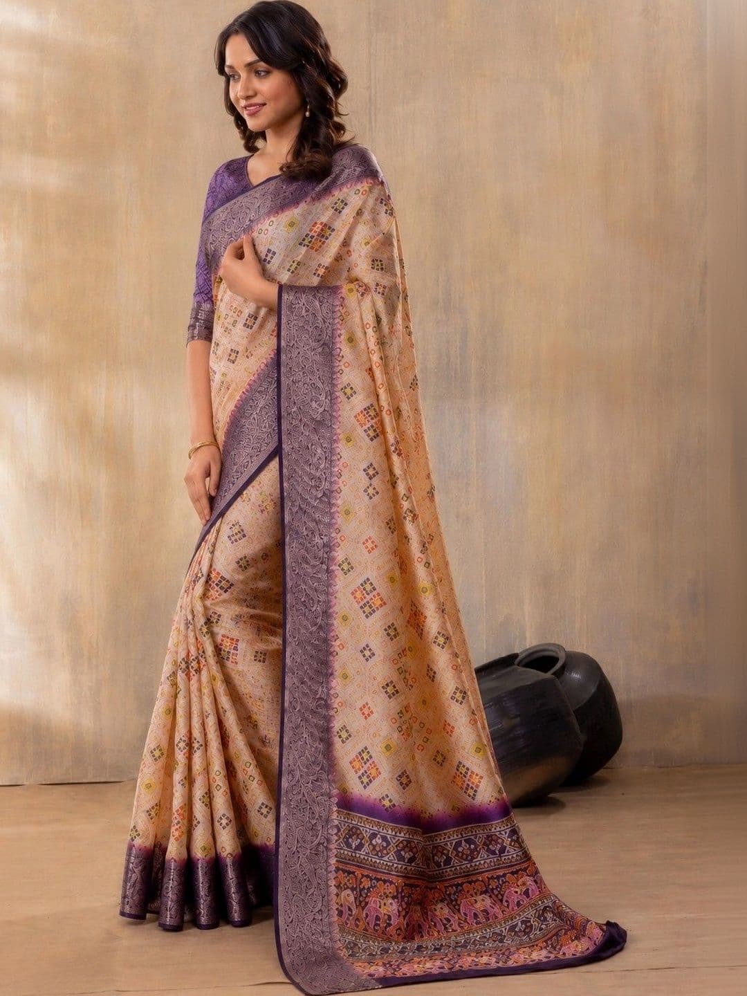 Sampada india Bandhani Zari Silk Blend Saree thumbnail 5