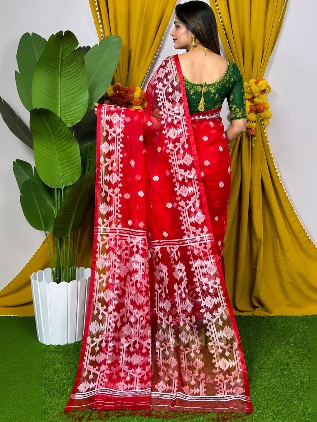 TANTSHREE Woven Design Pure Cotton Saree thumbnail 4