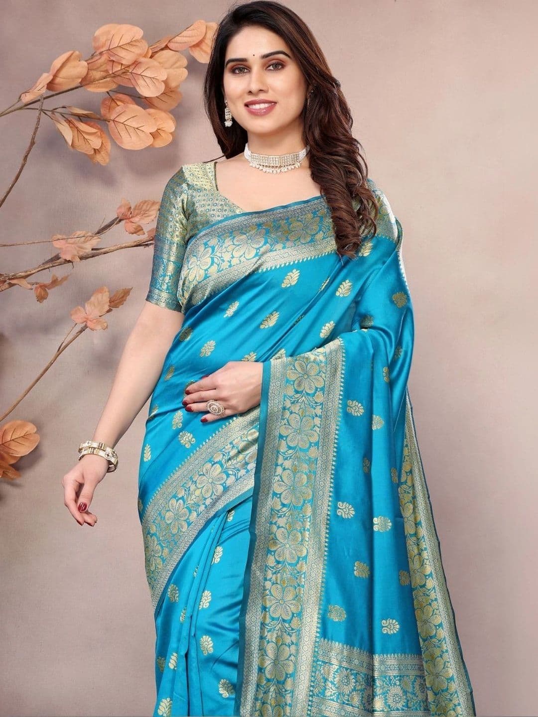 ODHNEE Woven Design Zari Silk Blend Designer Banarasi Saree thumbnail 4