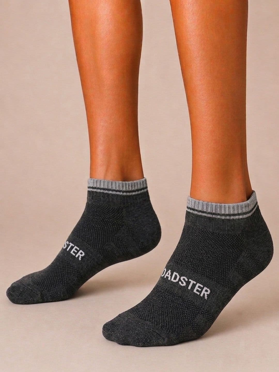 Roadster Men Pack of 3 Cotton Patterned Ankle Length Socks thumbnail 7
