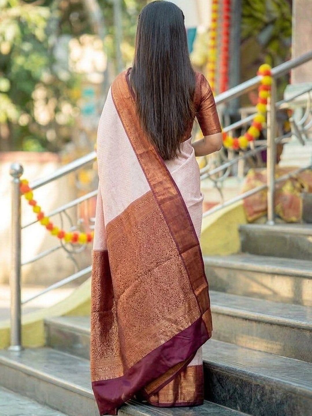 PAZVADI Woven Design Zari Silk Blend Designer Kanjeevaram Saree thumbnail 4