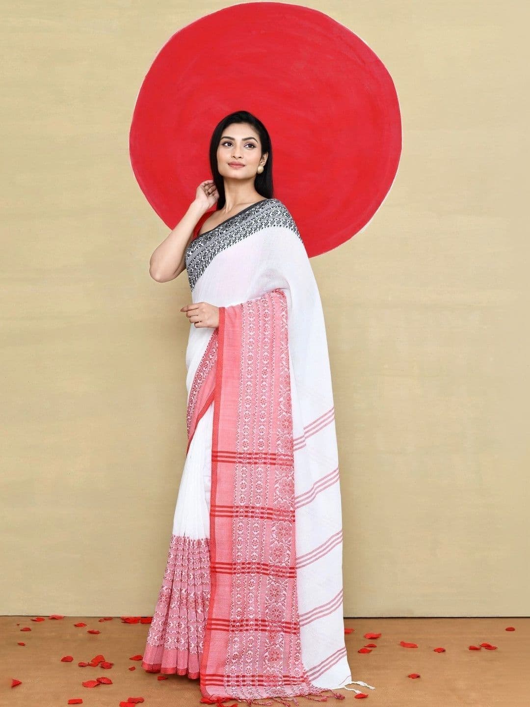 TANTSHREE Woven Design Pure Cotton Saree thumbnail 3