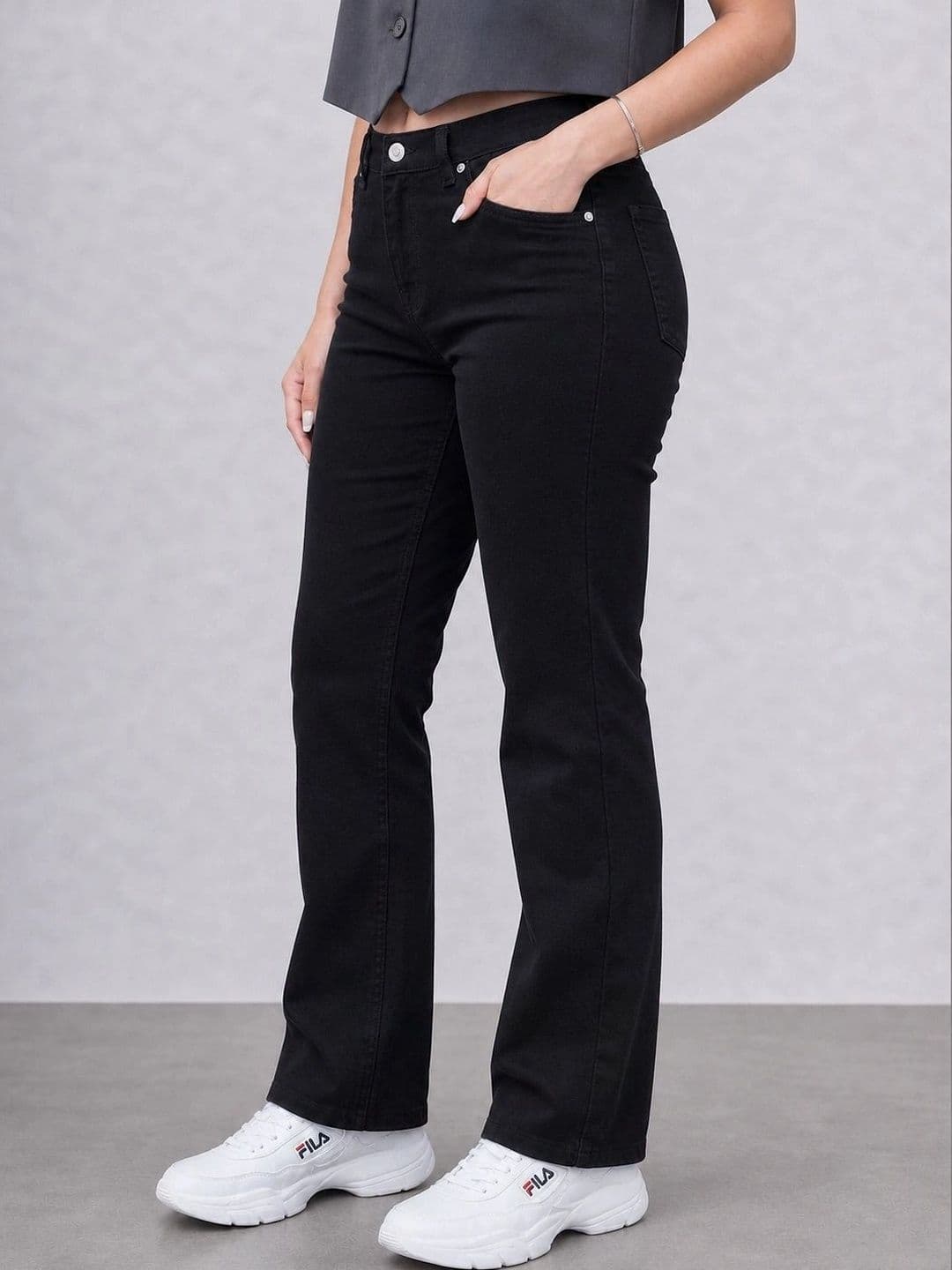 The Roadster Lifestyle Co Mid-Rise Wide Leg Jeans thumbnail 3