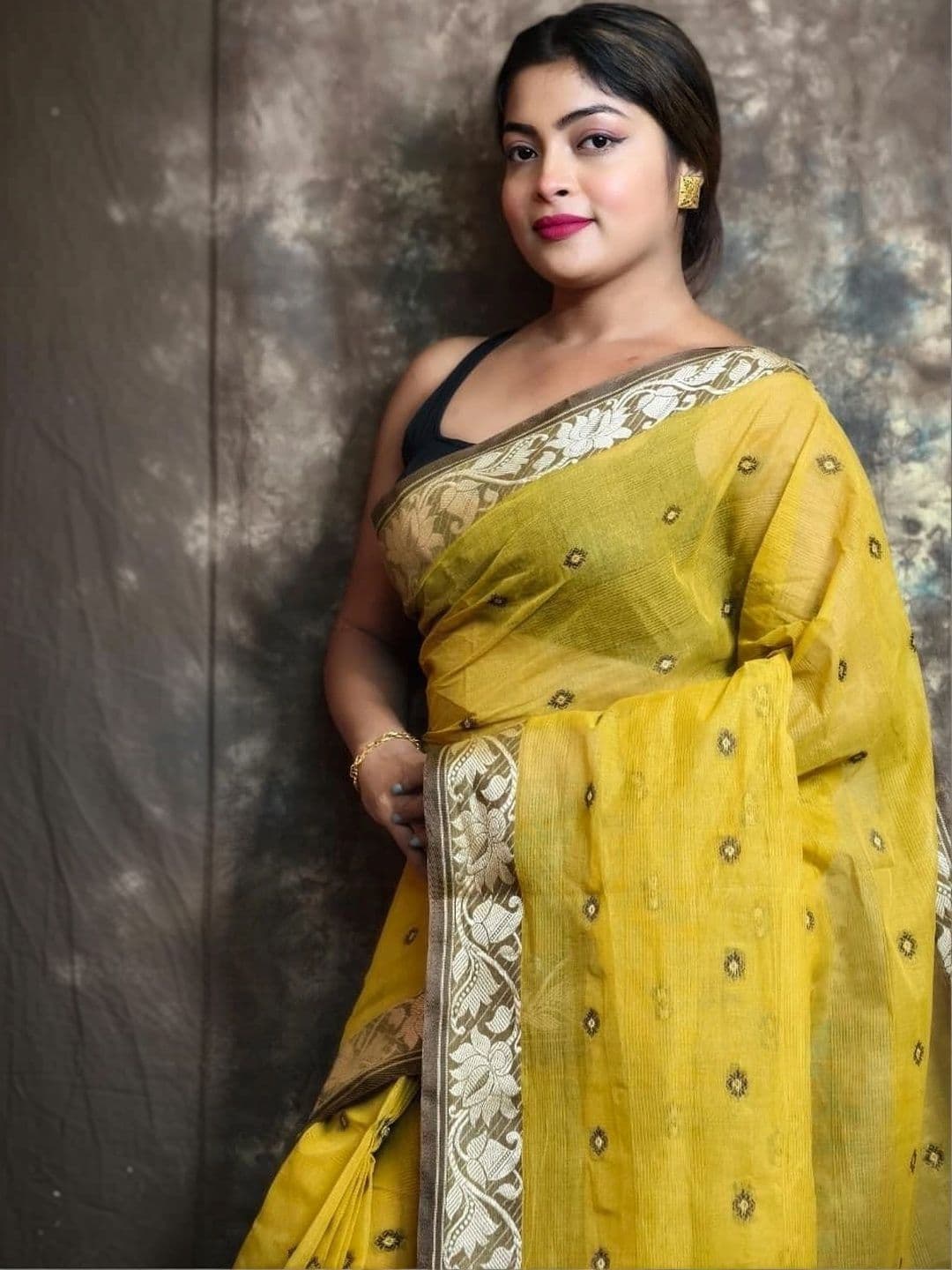 TANTSHREE Woven Design Zari Pure Cotton Saree thumbnail 3