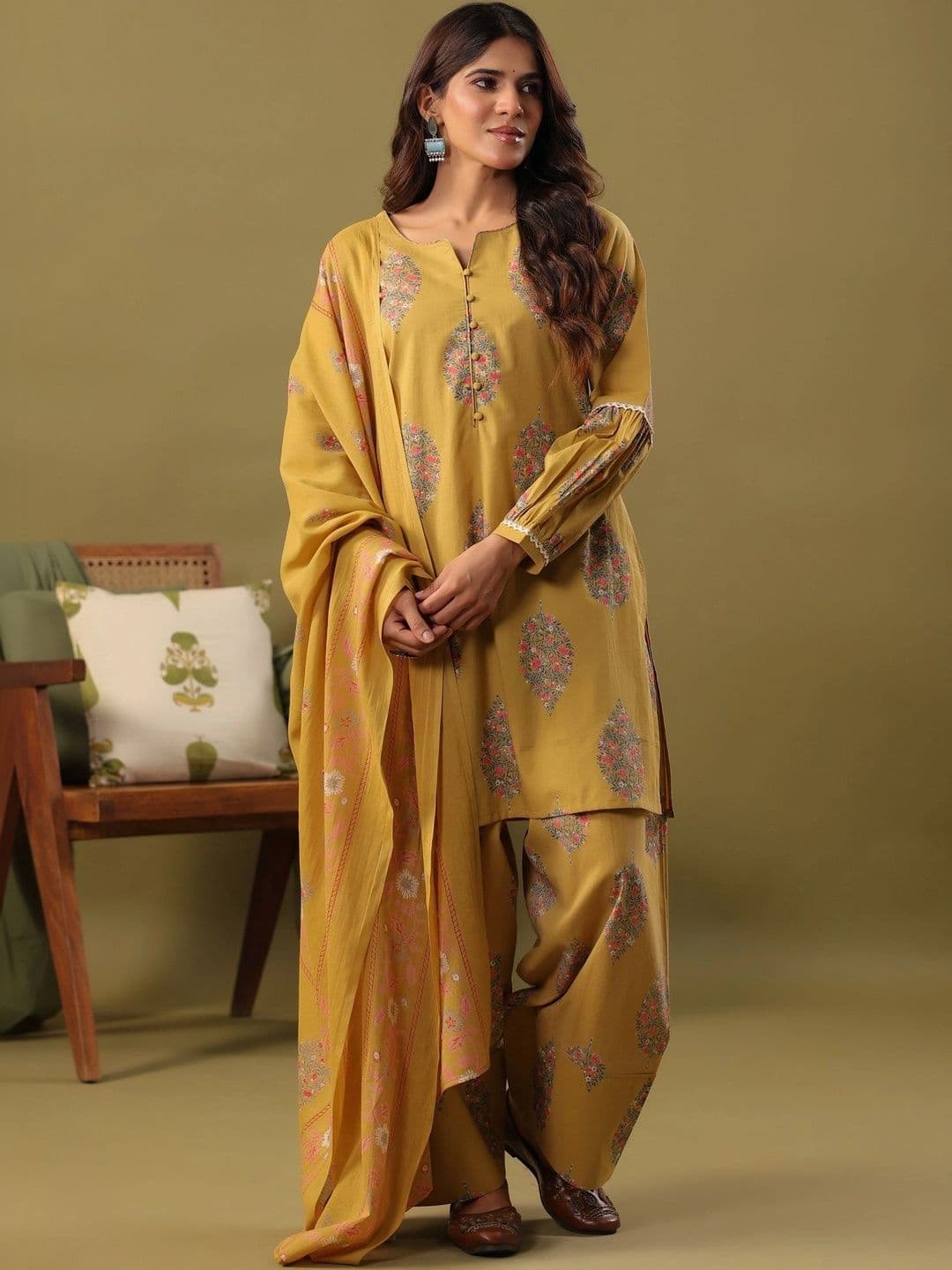 Rimeline Women Floral Printed Regular Pure Cotton Kurta with Farshi Salwar & Dupatta thumbnail 4