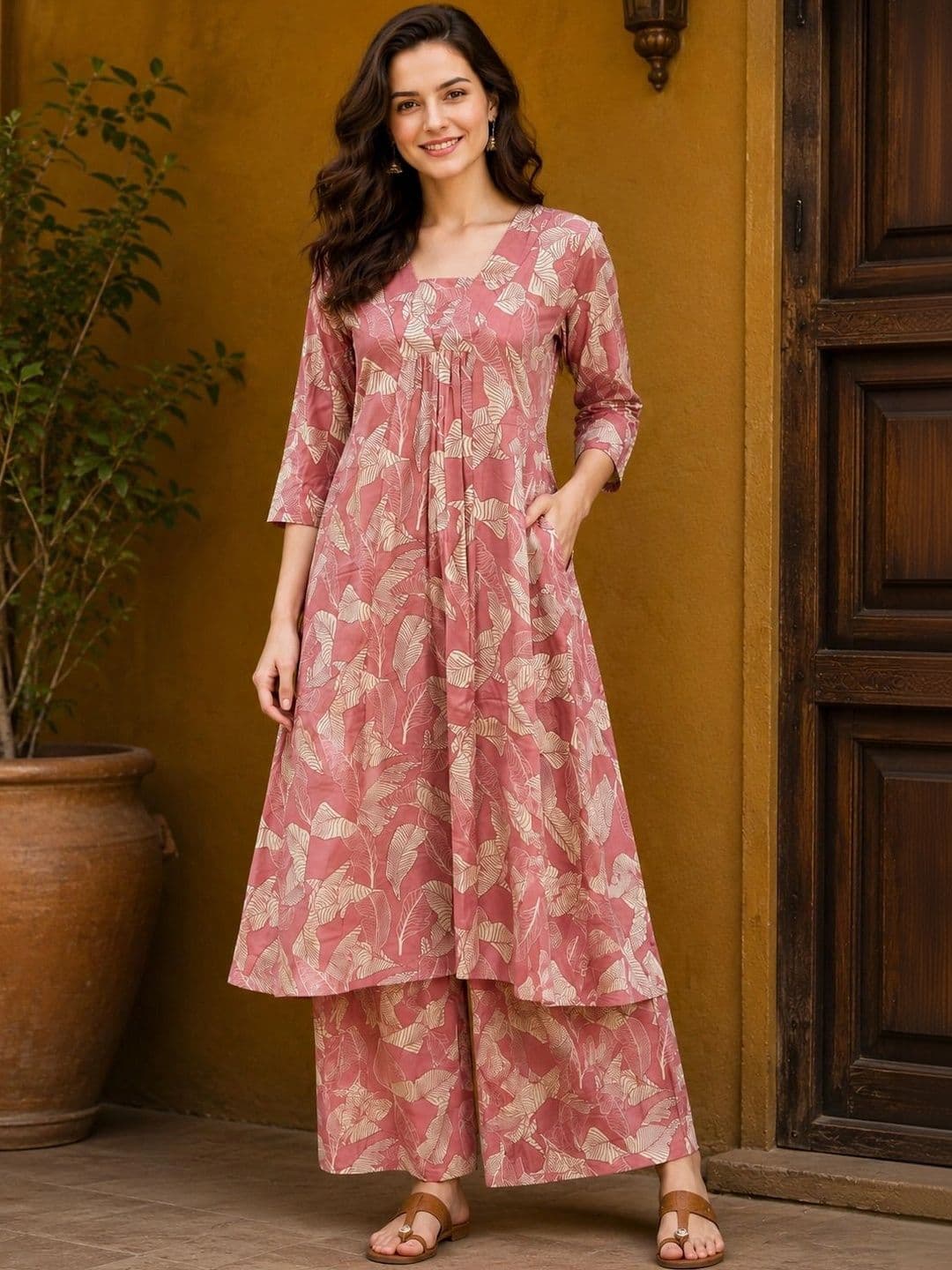 NEW ETHNIC 4 YOU Women Floral Printed Pleated Kurta with Palazzos thumbnail 2