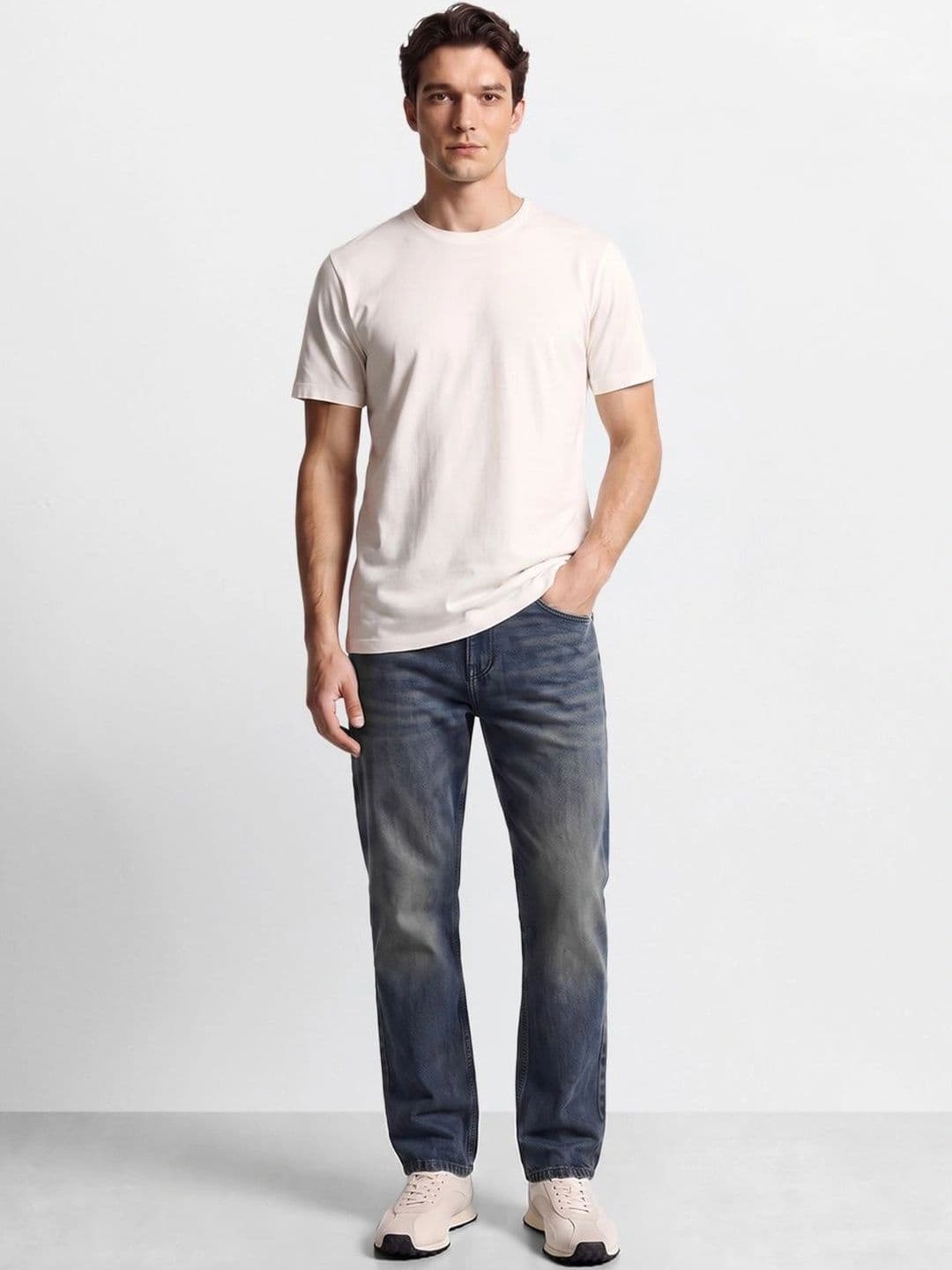 The Indian Garage Co Men Regular Fit Mid-Rise Low Distress Light Fade Jeans thumbnail 4