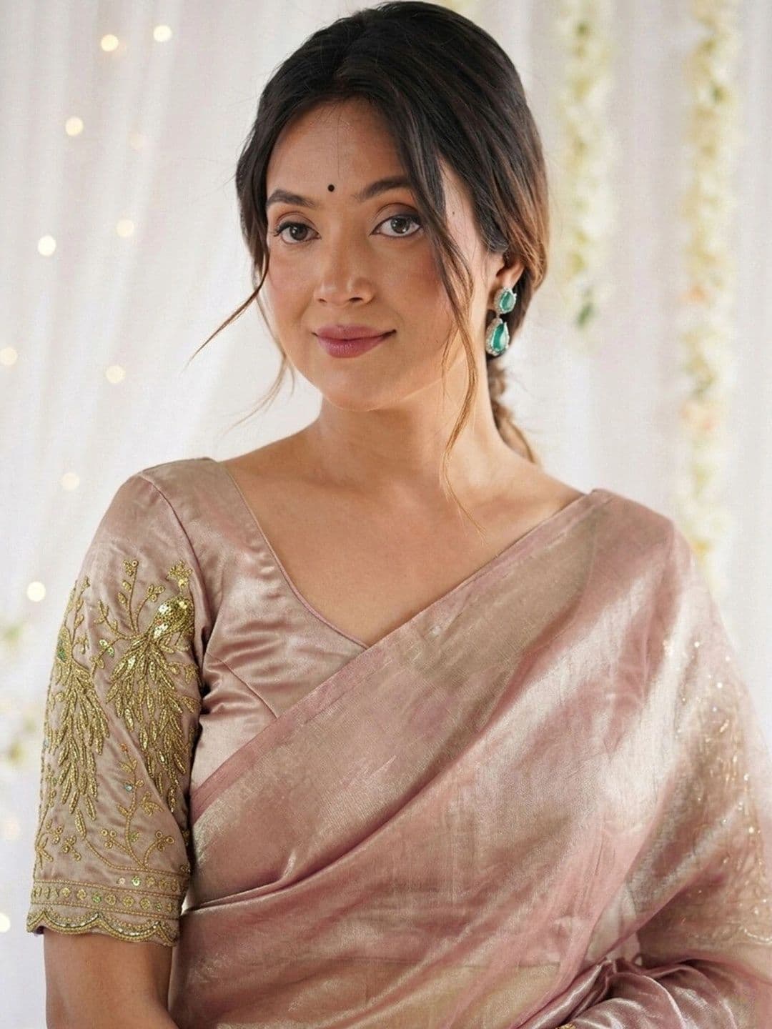 Satrani Embroidered Tissue Saree thumbnail 5