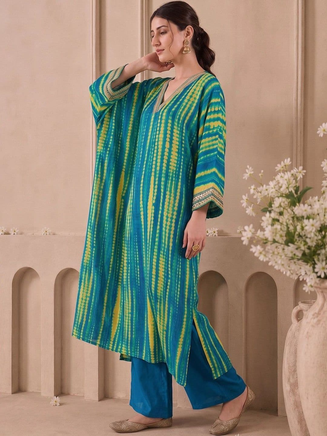 Varanga Women Dyed Regular Thread Work Kurta with Palazzos thumbnail 6