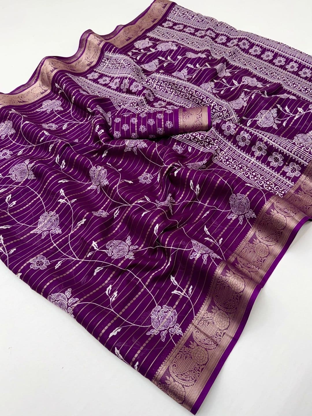 NARIVESH TRENDS Zari Poly Crepe Saree thumbnail 4