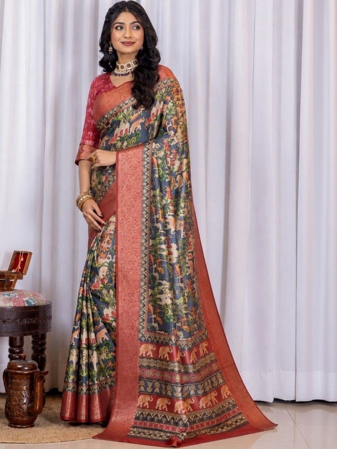 Sampada india Floral Silk Blend Saree thumbnail 2