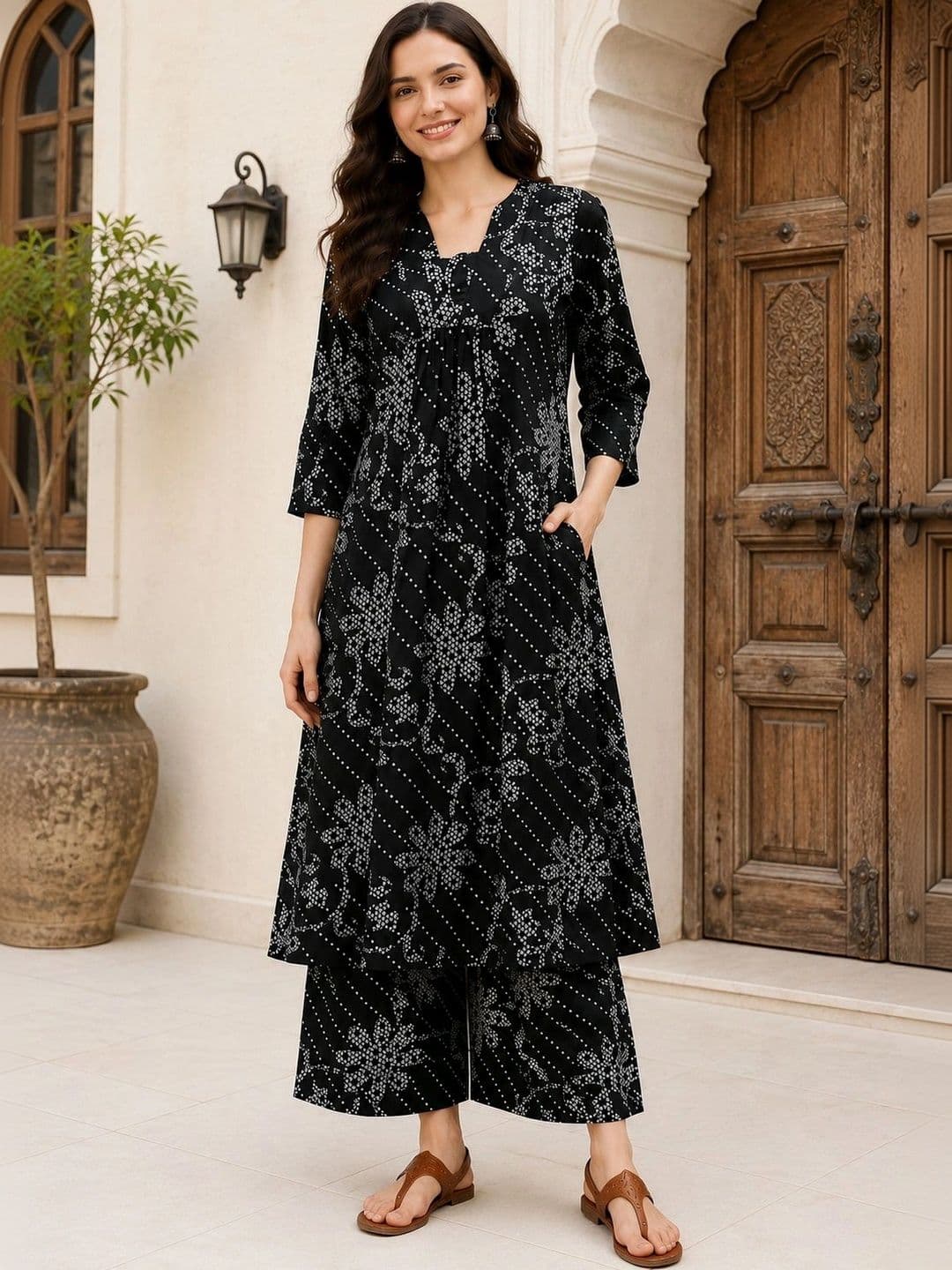 EVANORA Women Floral Printed Empire Kurta with Palazzos thumbnail 3
