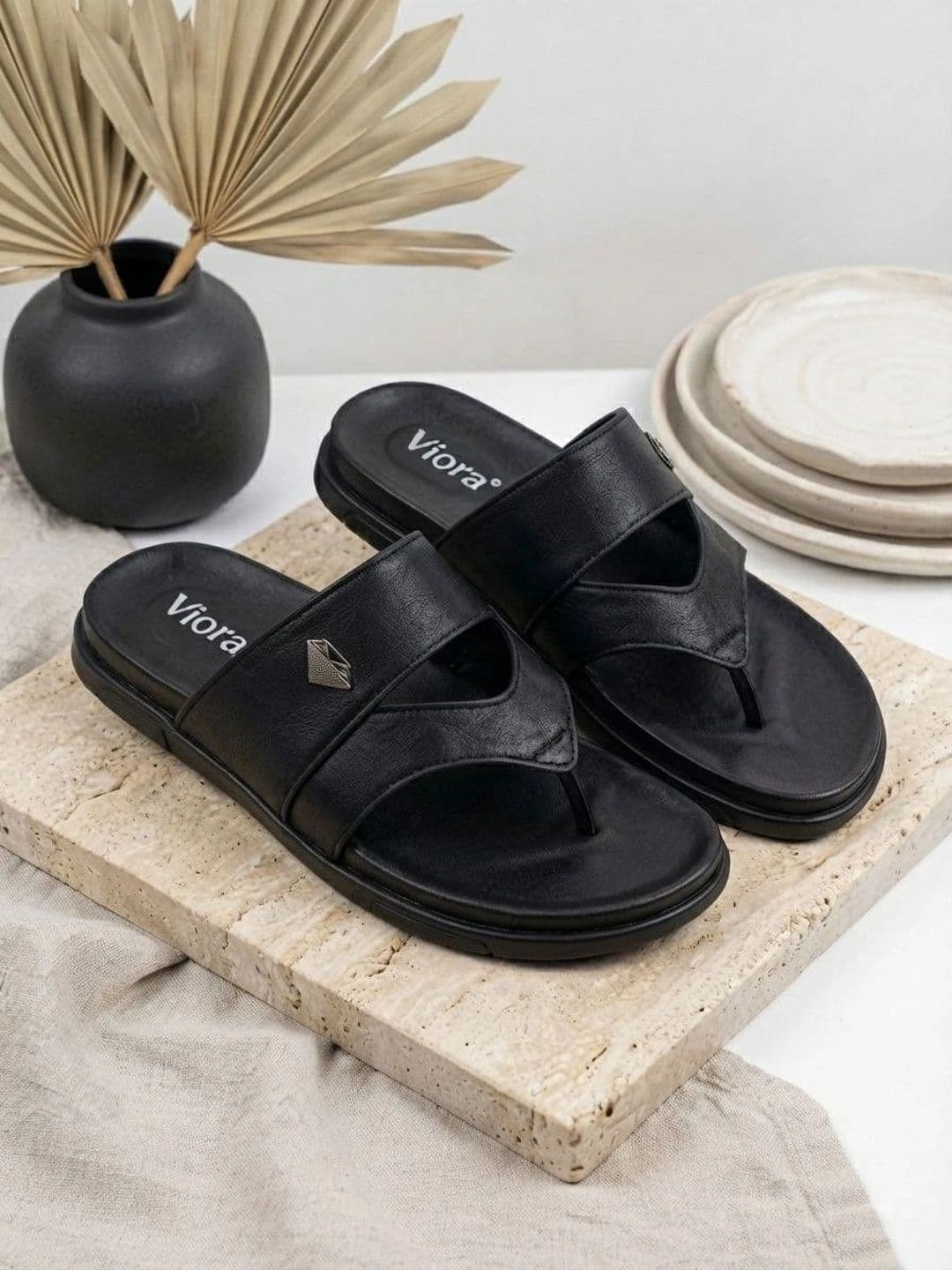 Viora Men Thong Flip-Flops - view 1
