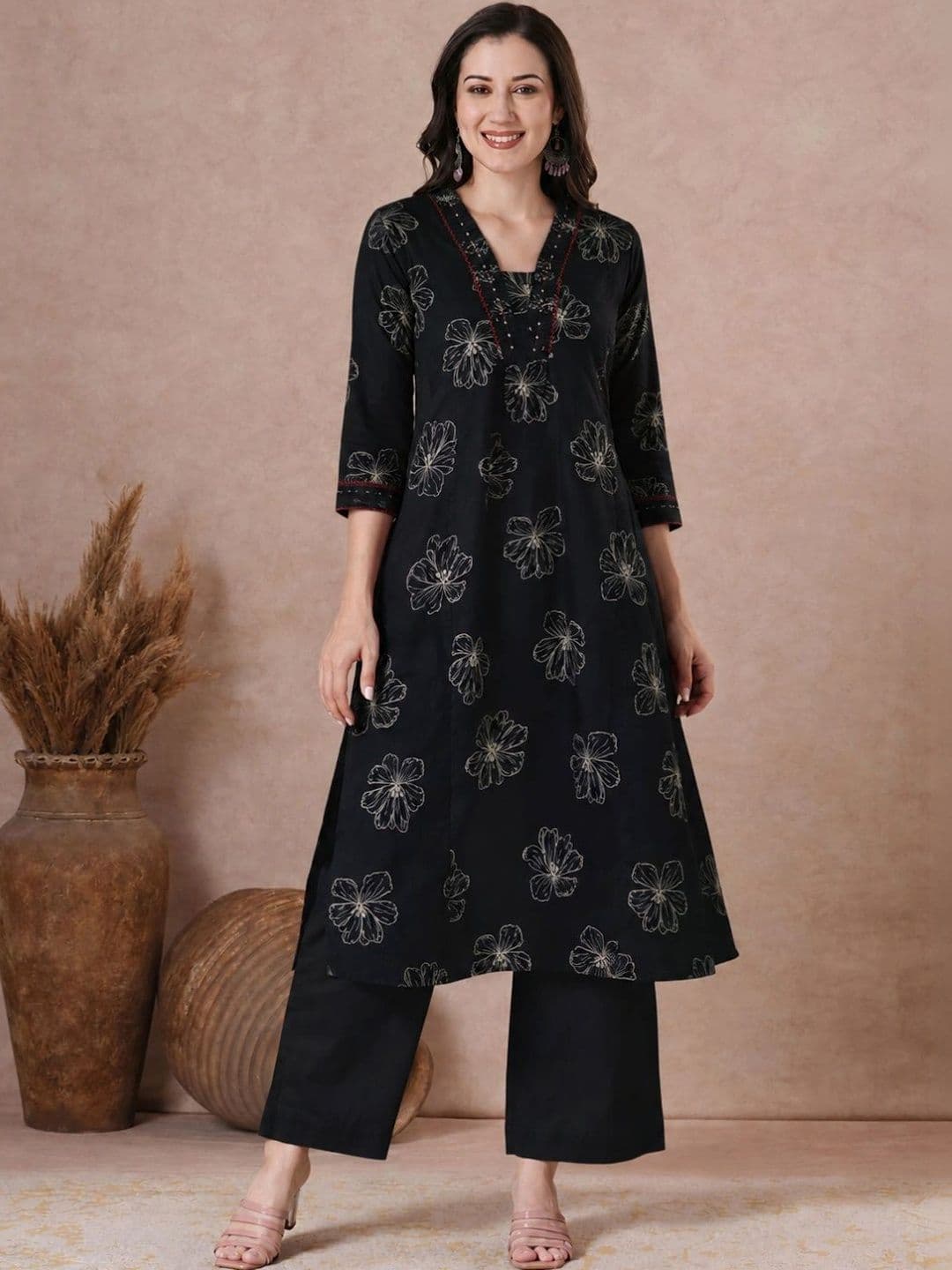 KAMI KUBI Women Floral Printed Thread Work Floral Kurta - view 1