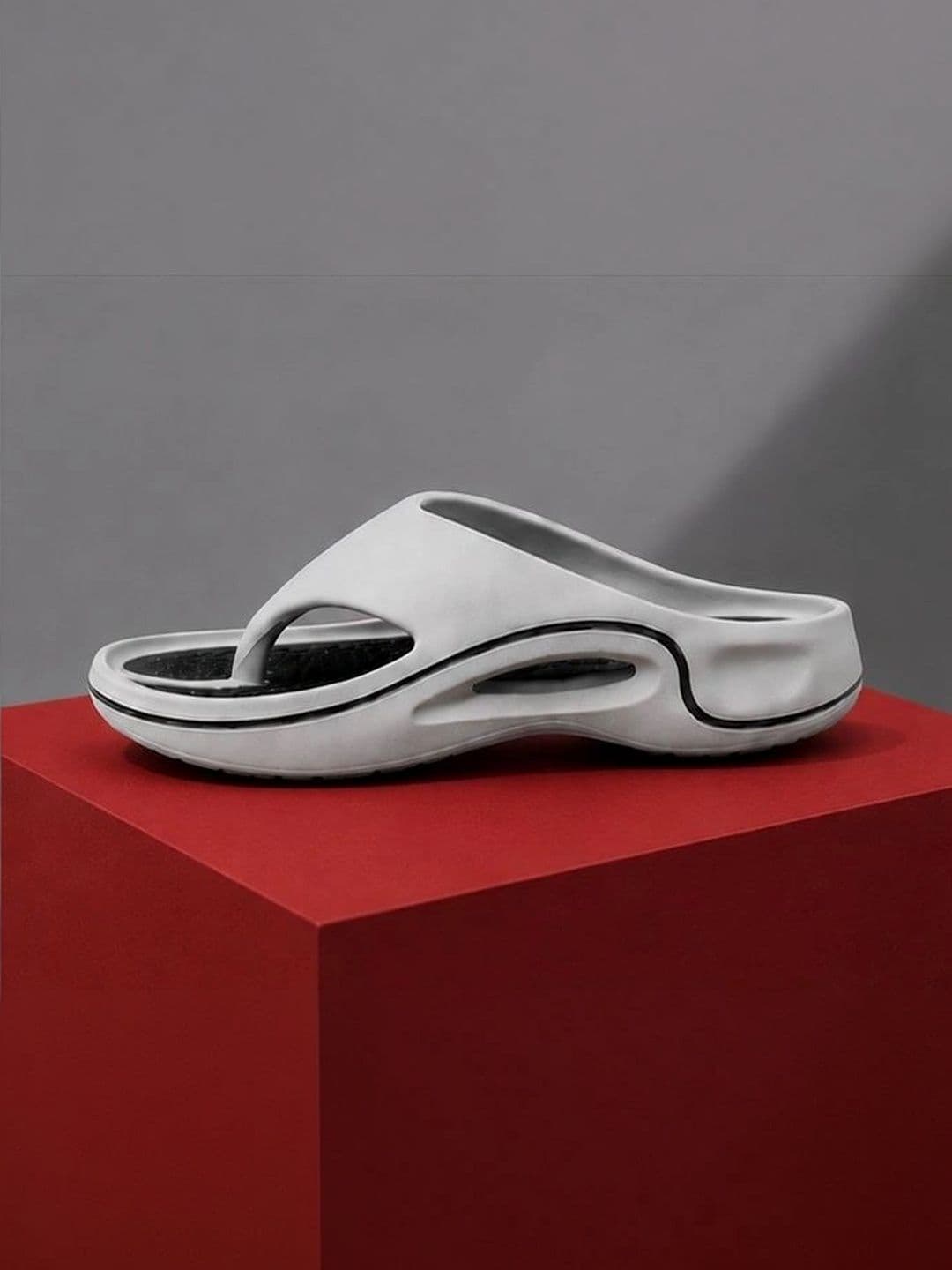 VOOLIO Men Thong Flip-Flops thumbnail 2