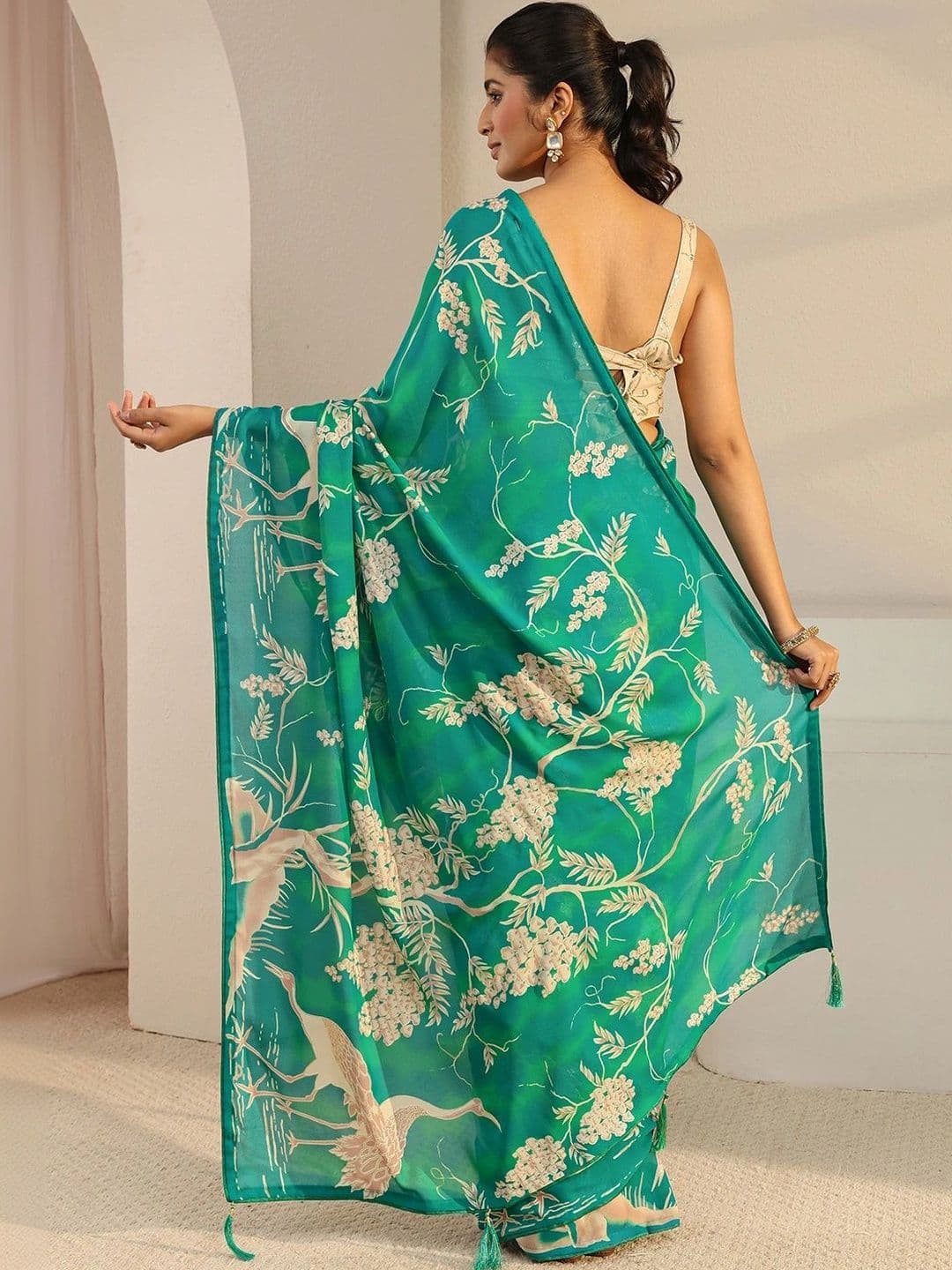Libas Floral Pure Georgette Saree thumbnail 3