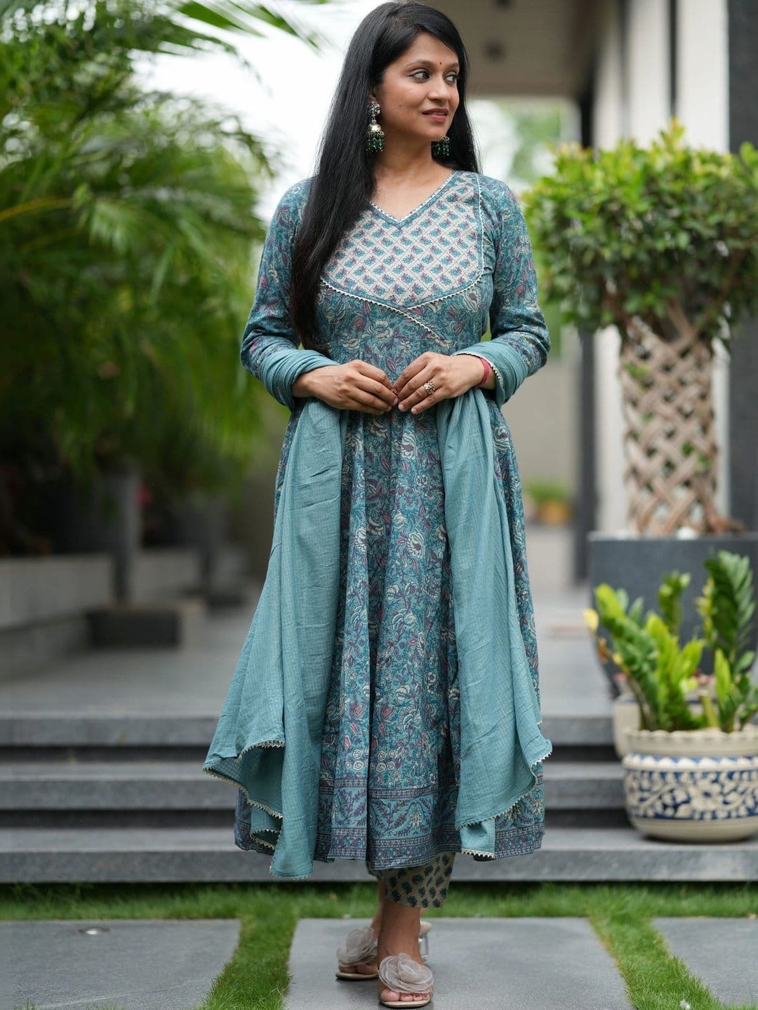 Dholkee Women Ethnic Motifs Printed Empire Gotta Patti Pure Cotton Kurta with Trousers & With Dupatta thumbnail 2