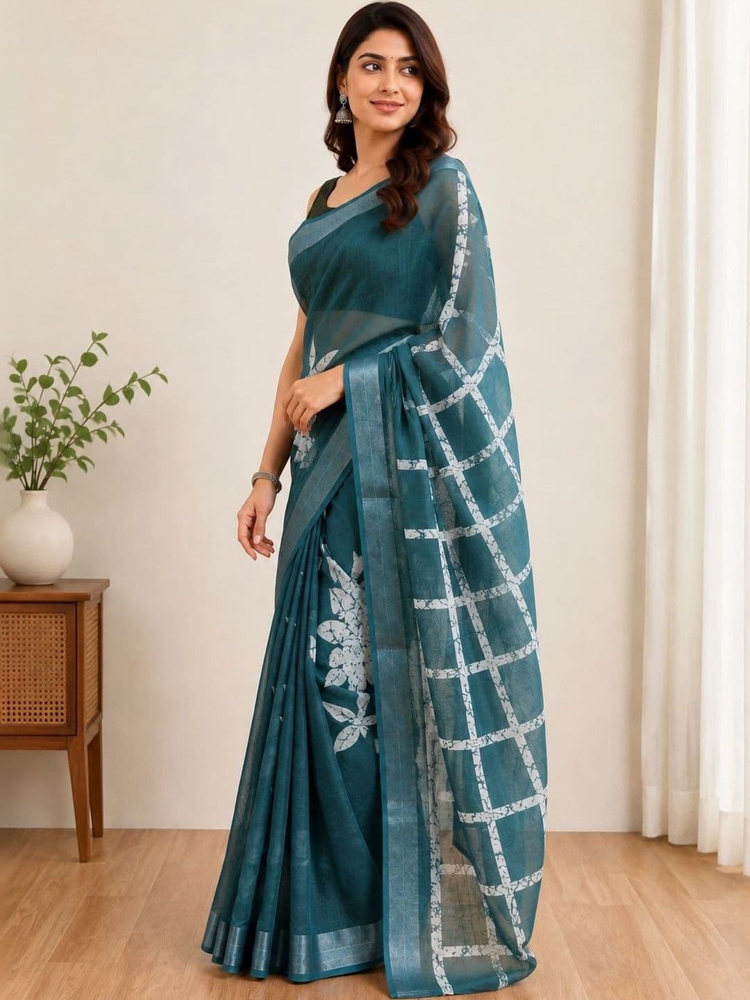 DEVI FASHIONS LLP Floral Saree thumbnail 2