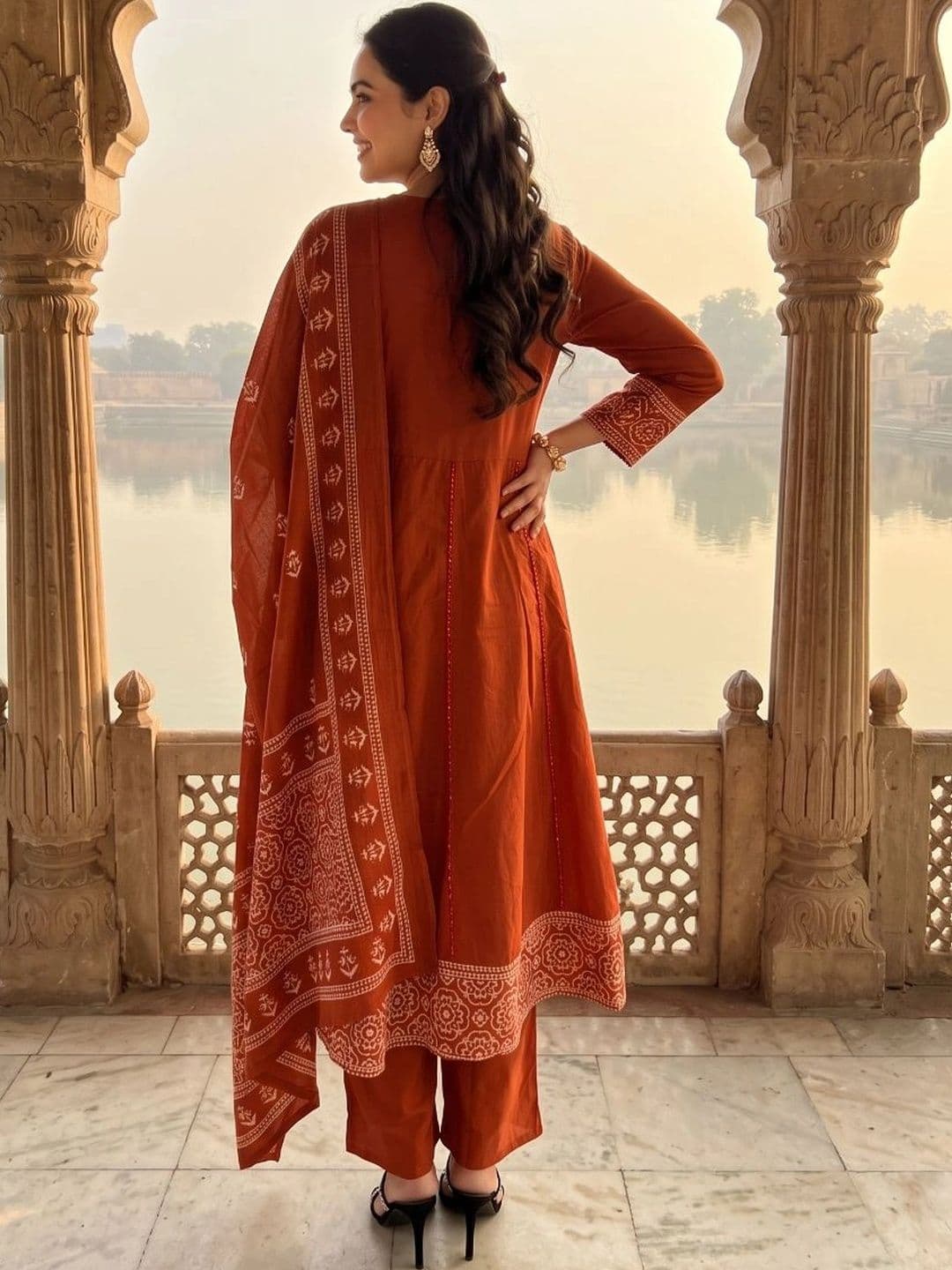 Sangria Women Ethnic Motifs Embroidered Regular Thread Work Pure Cotton Kurta with Trousers & With Dupatta thumbnail 4