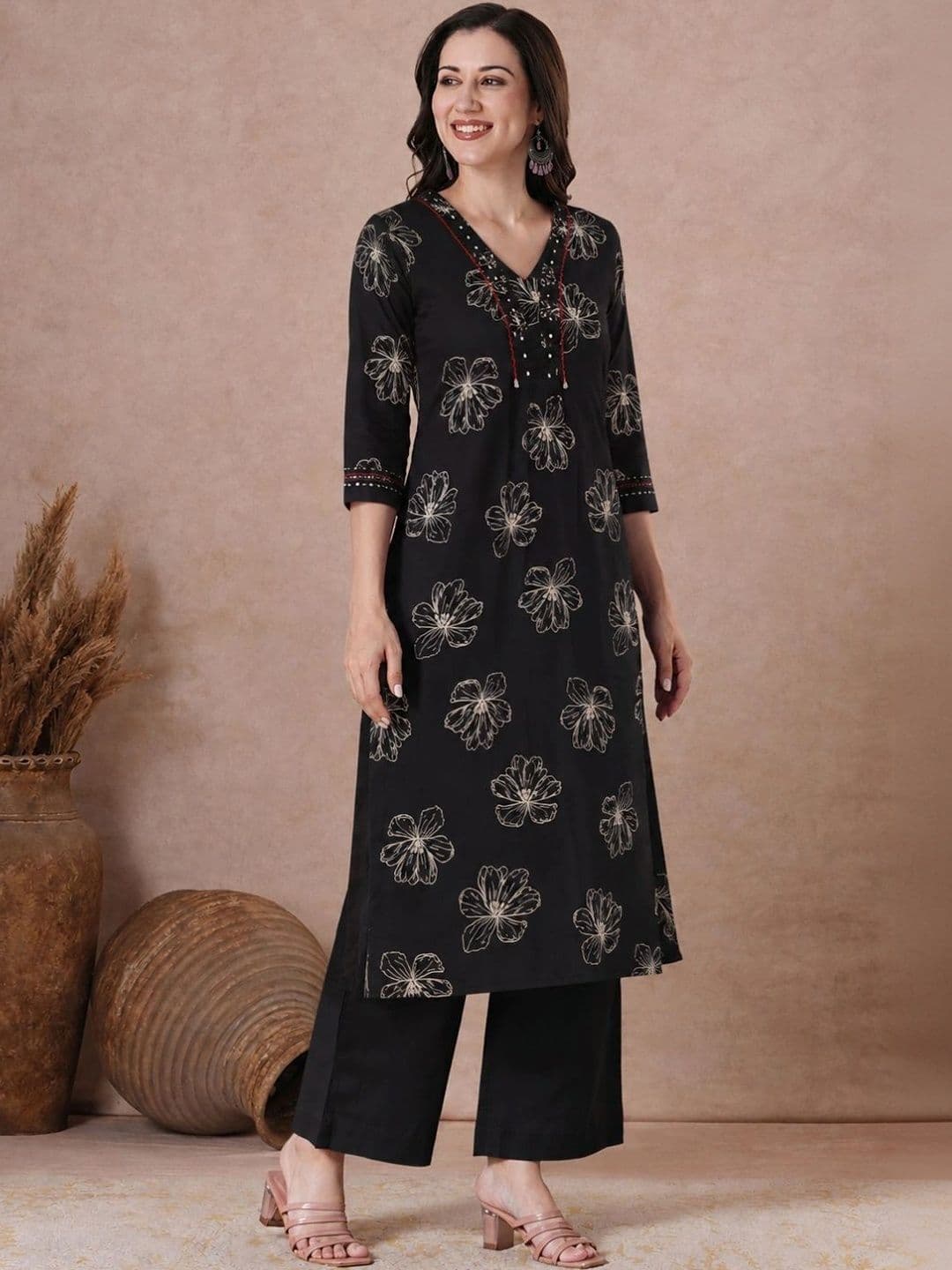KAMI KUBI Women Floral Printed Thread Work Floral Kurta thumbnail 3