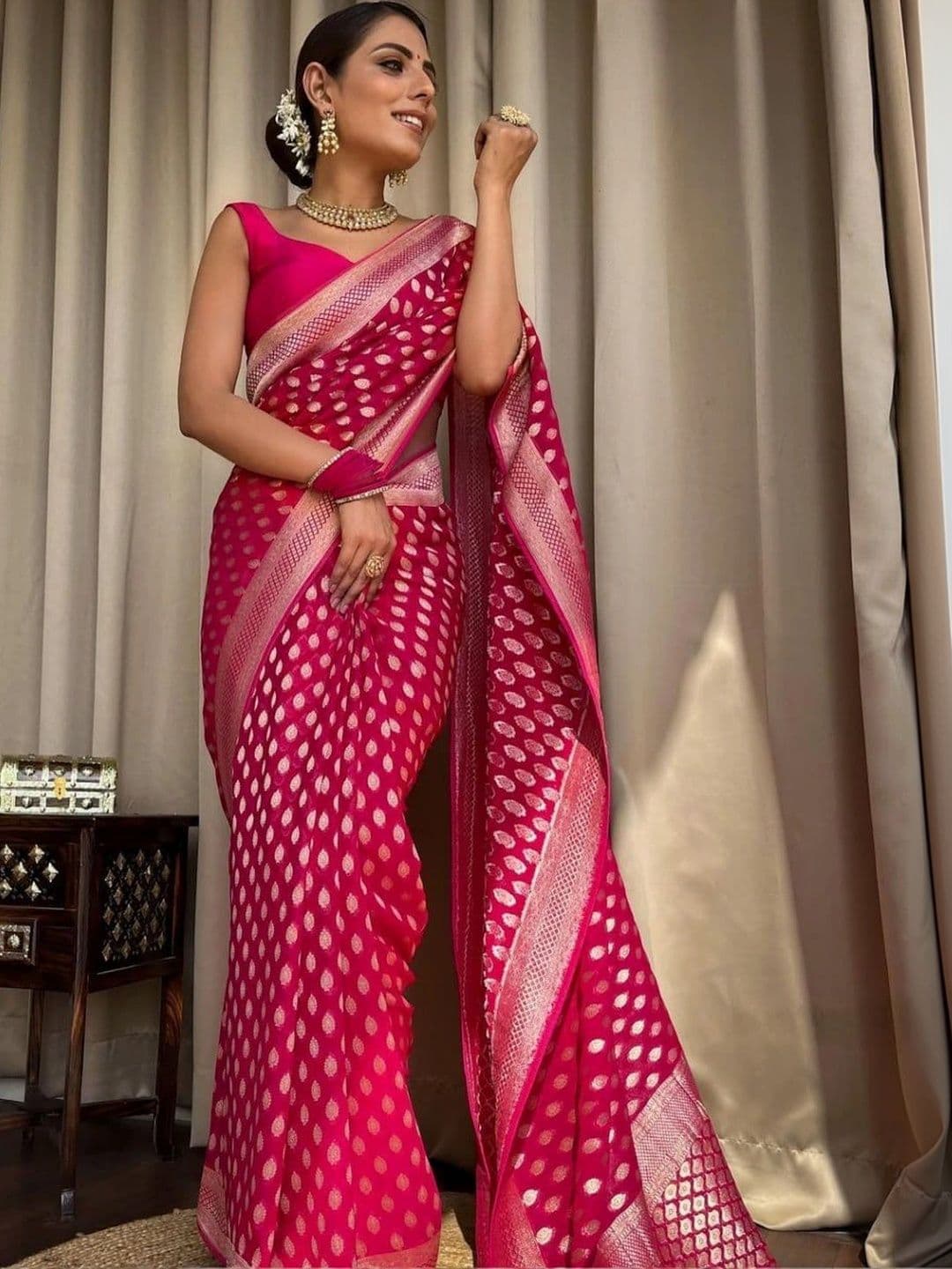 Anokhi Attire Woven Design Zari Art Silk Banarasi Saree thumbnail 2