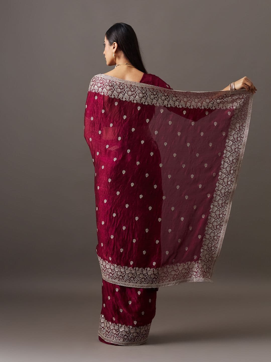 kasee Embellished Embroidered Silk Blend Heavy Work Saree thumbnail 3