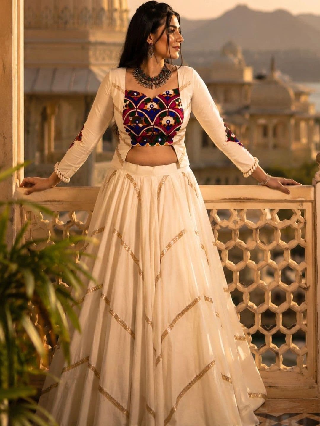 House of Pataudi Embroidered Thread Work Semi-Stitched Lehenga & Unstitched thumbnail 5