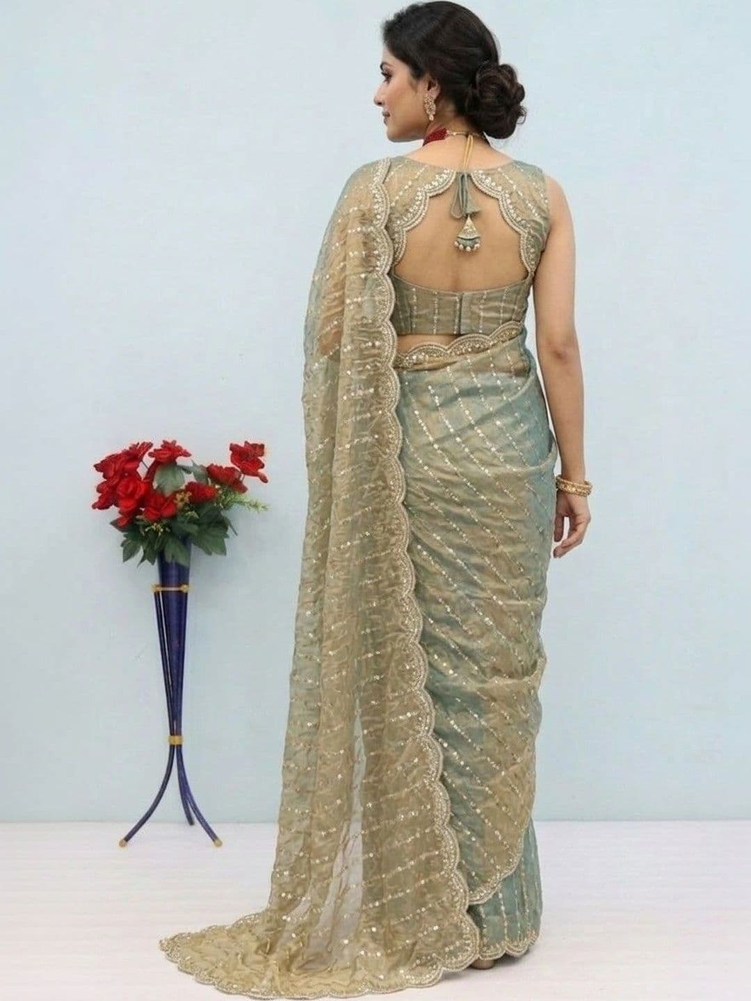 SmileyFashion Embellished Sequinned Poly Chiffon Designer Saree thumbnail 6