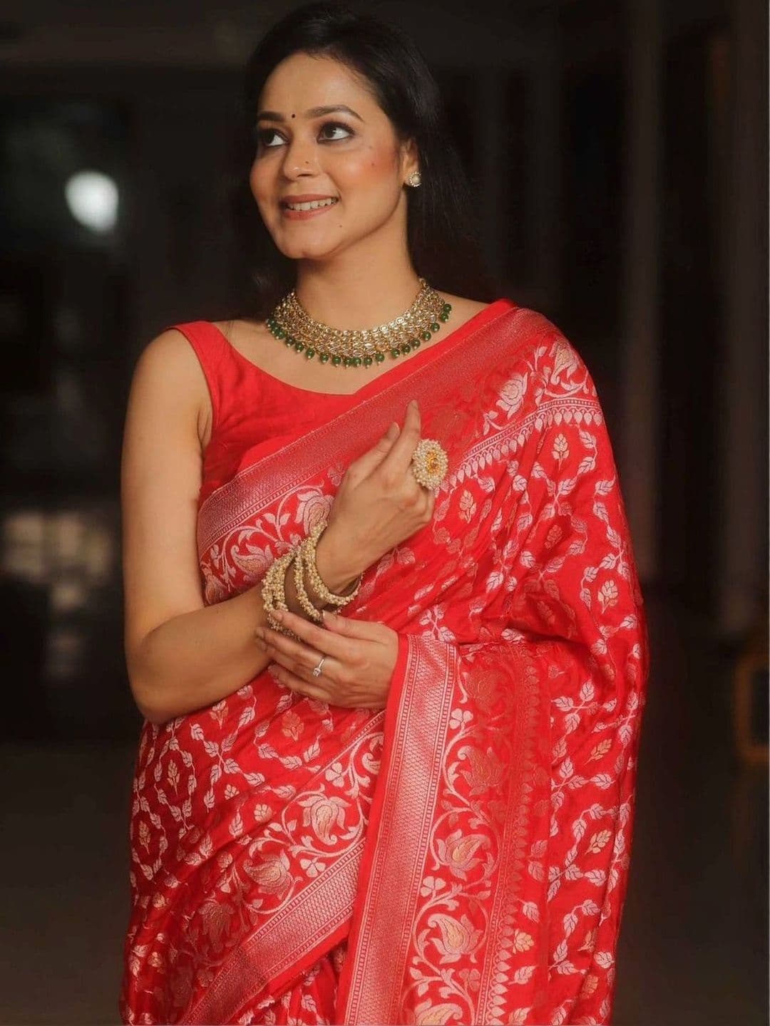 MARUTI VASTRAM Woven Design Zari Art Silk Banarasi Saree thumbnail 3
