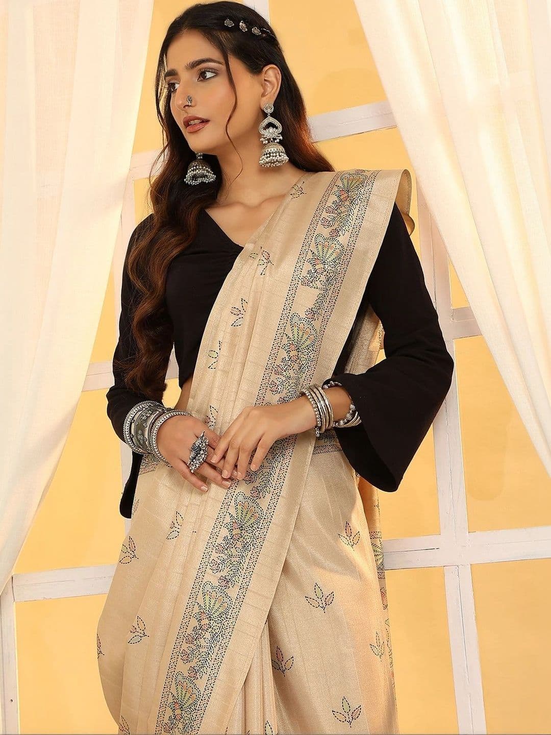 Garden Vareli Ethnic Motifs Embroidered Pure Linen Saree thumbnail 7