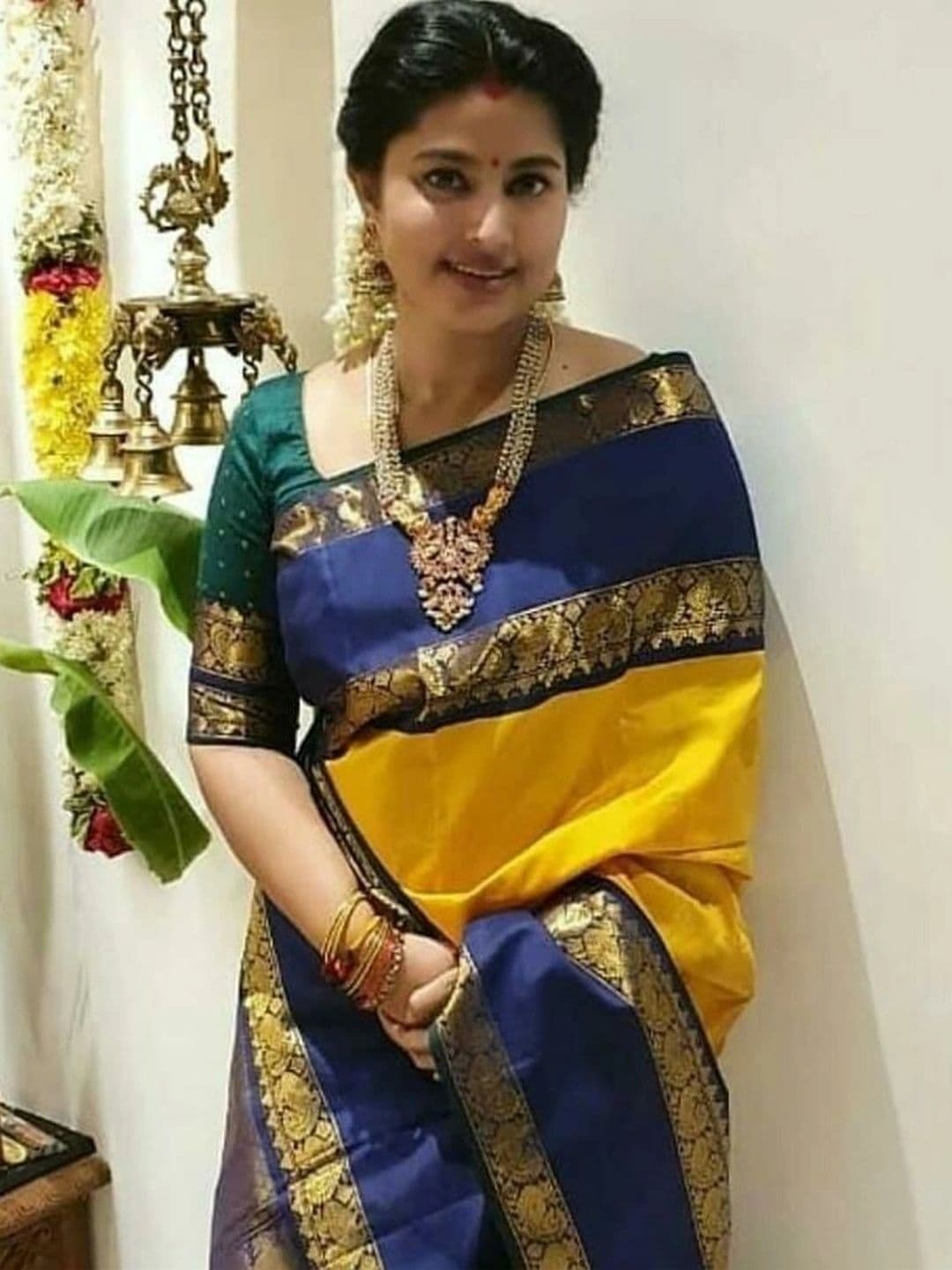 MITAL ENTERPRISE Zari Art Silk Saree thumbnail 4