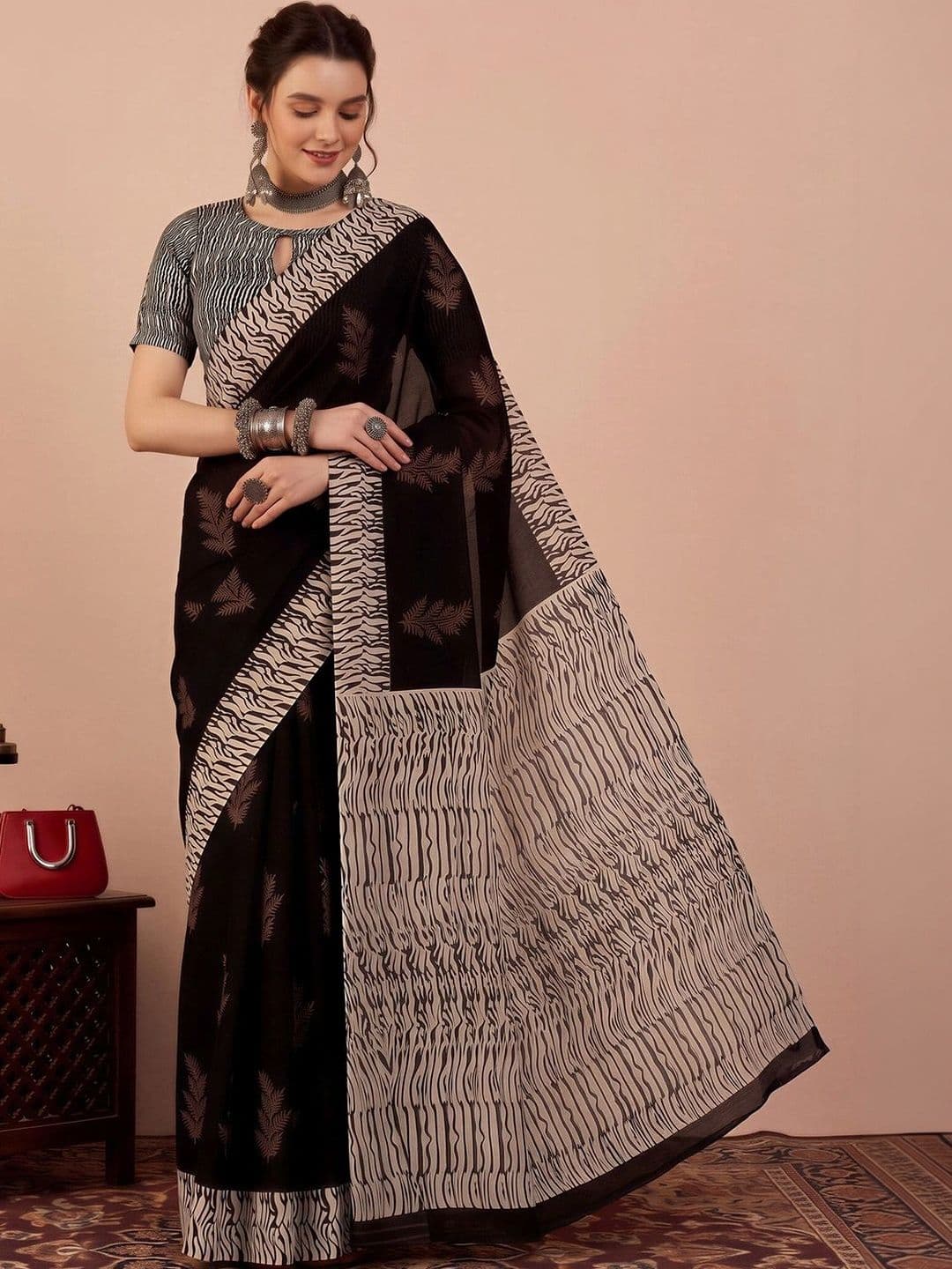 Anouk Silk Blend Designer Block Print Saree thumbnail 4