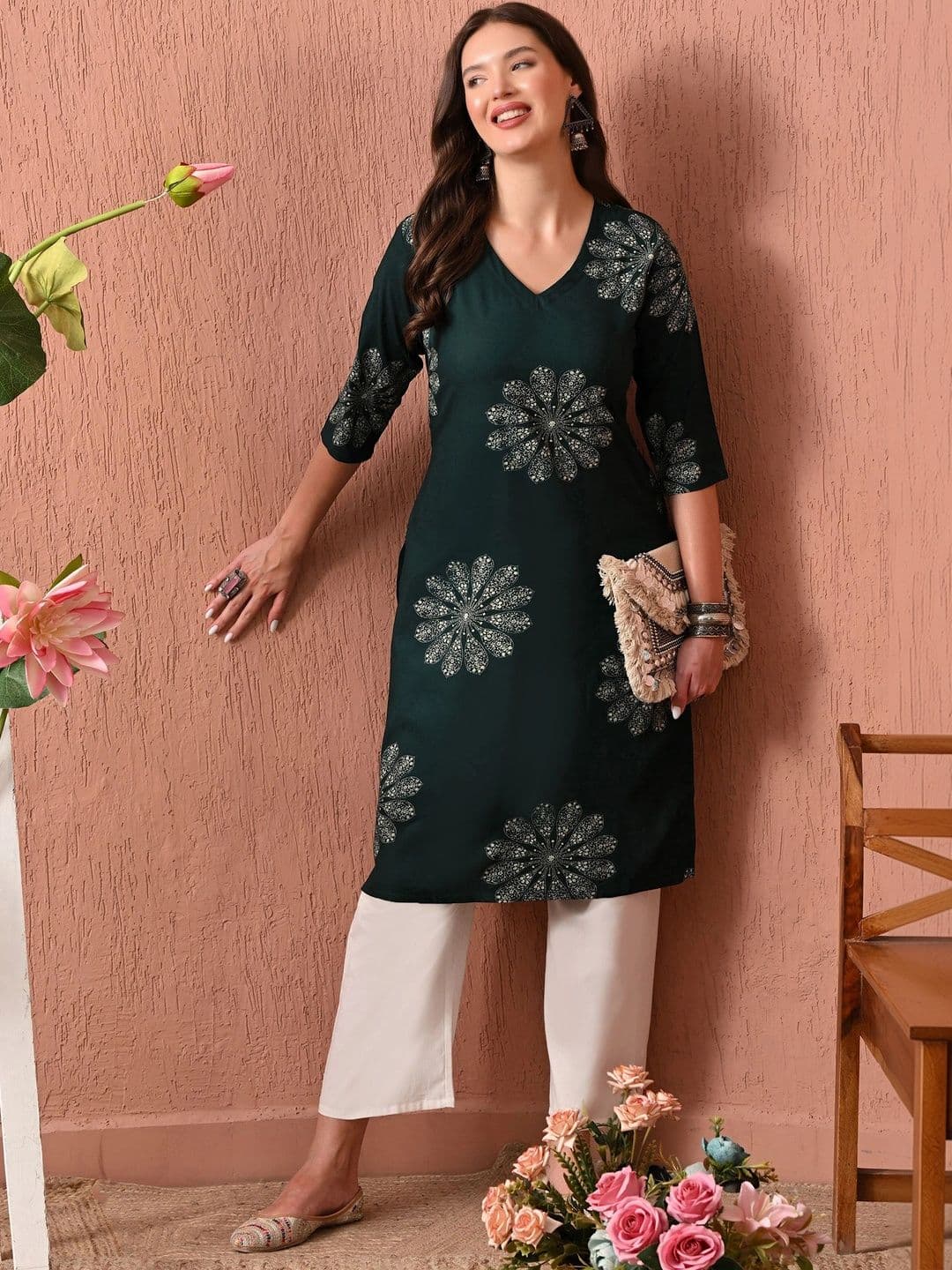 Sangria Women Floral Printed Floral Kurta thumbnail 4