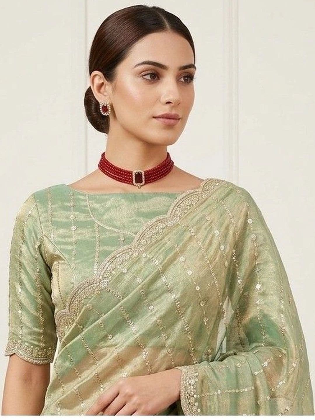 SmileyFashion Embellished Sequinned Poly Chiffon Designer Saree thumbnail 2