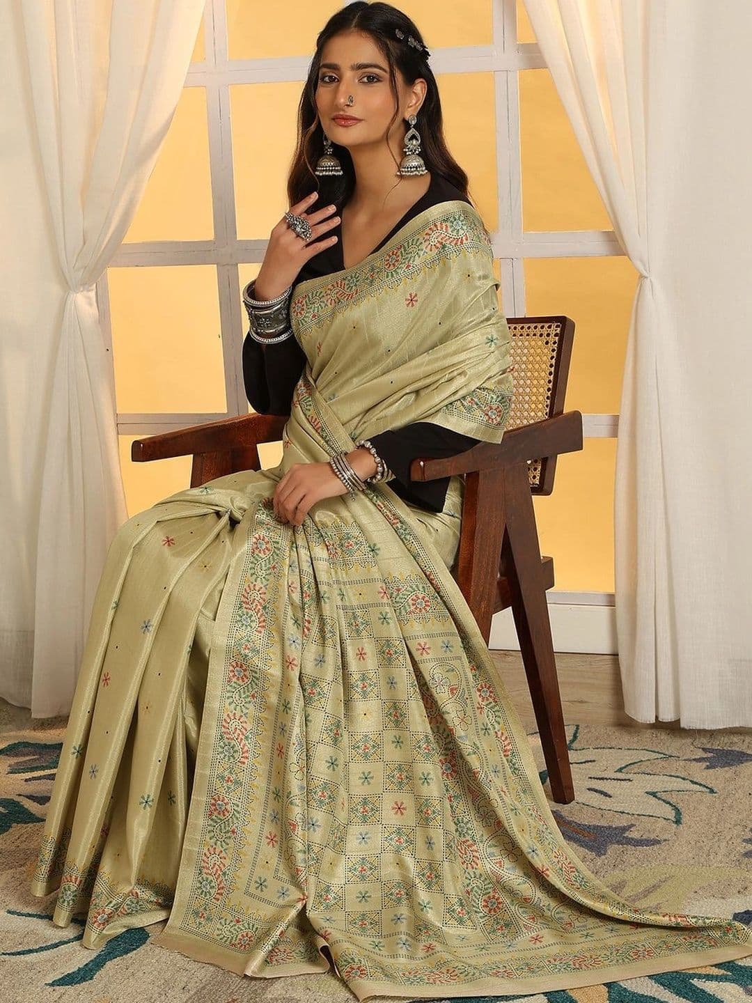 Garden Vareli Women Ethnic Motifs Embroidered Pure Linen Saree thumbnail 3