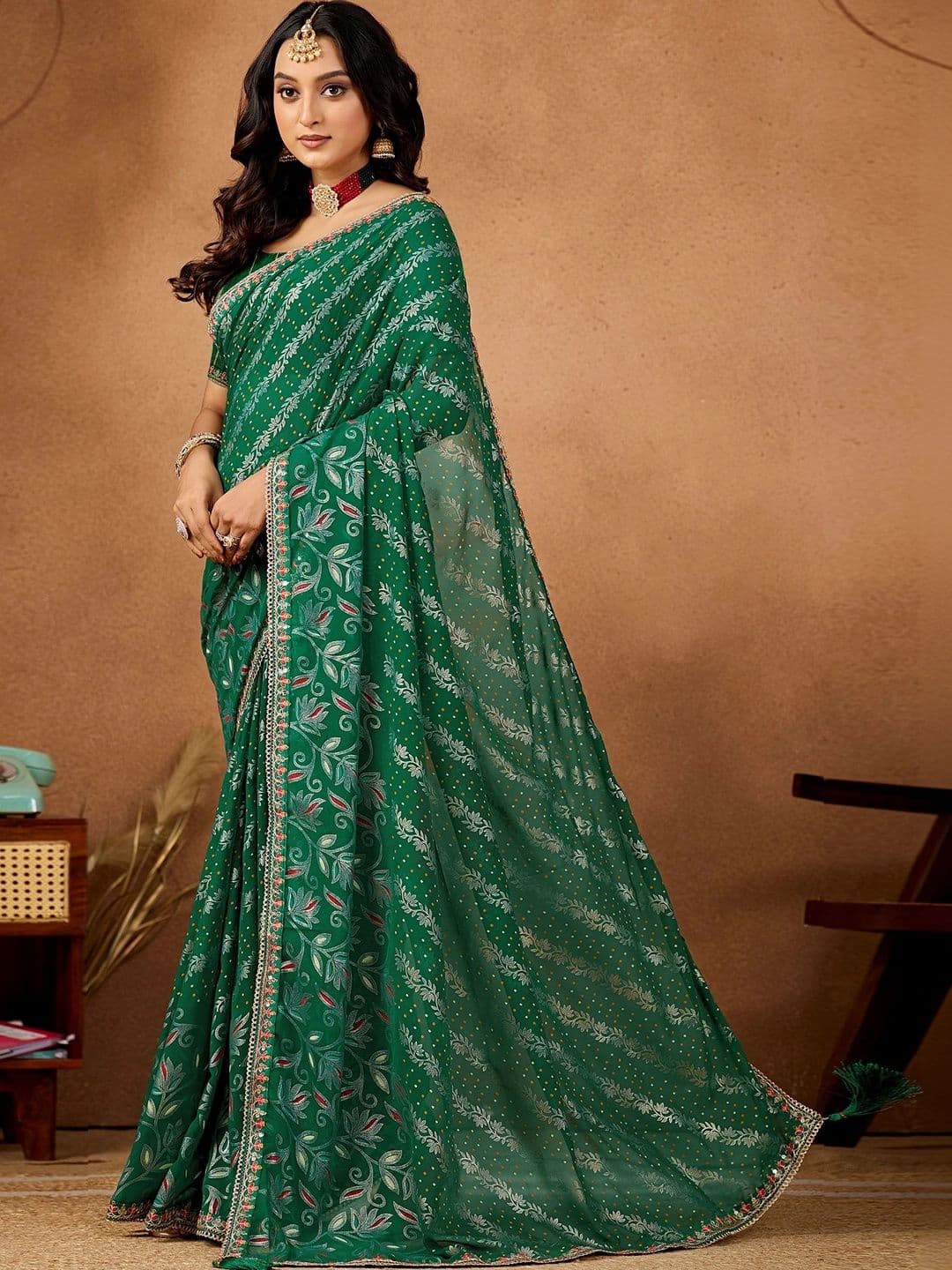 Nayanthara Trends Floral Poly Georgette Designer Bandhani Saree thumbnail 5