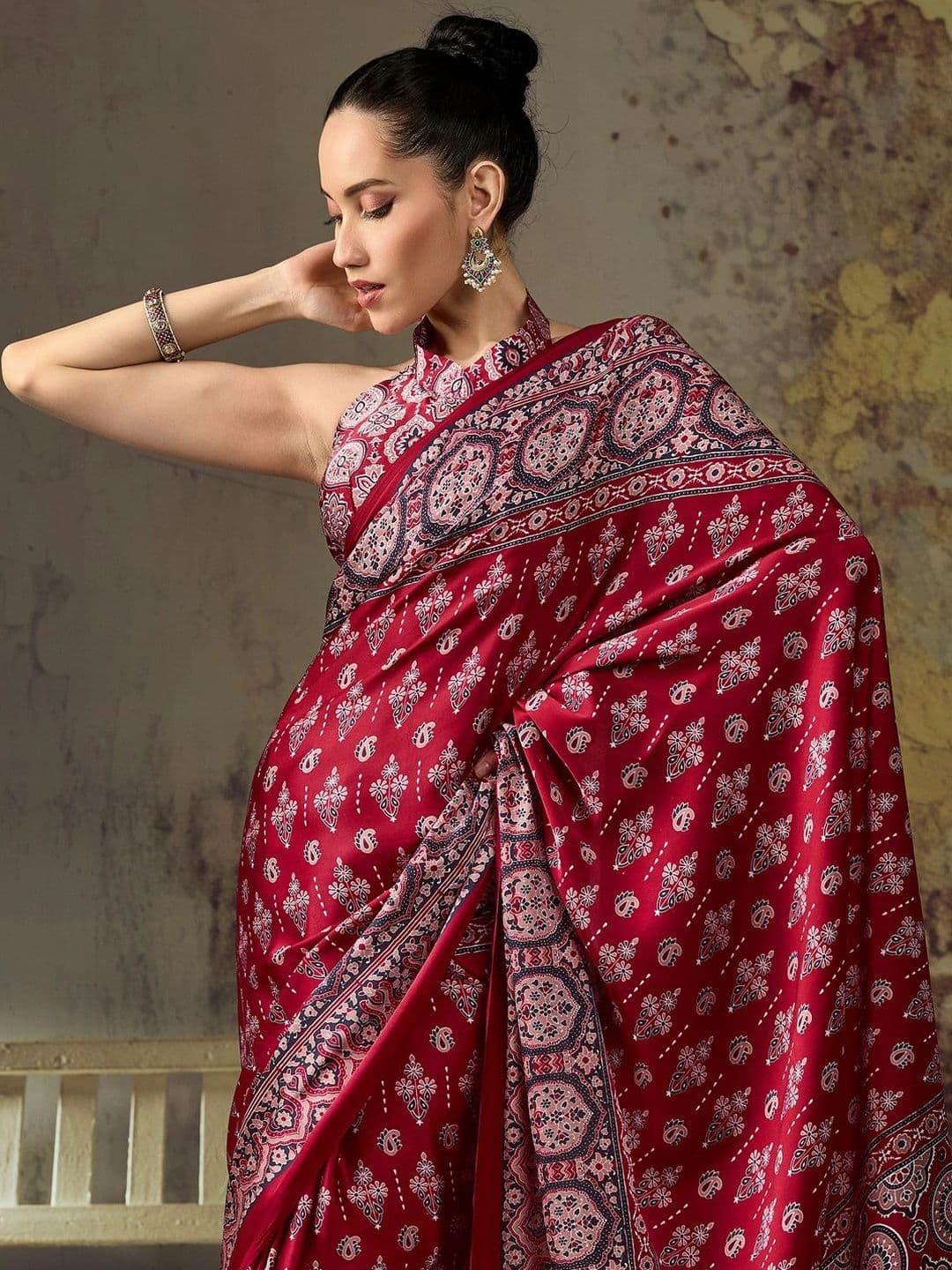Sangria Paisley Satin Designer Block Print Saree thumbnail 7